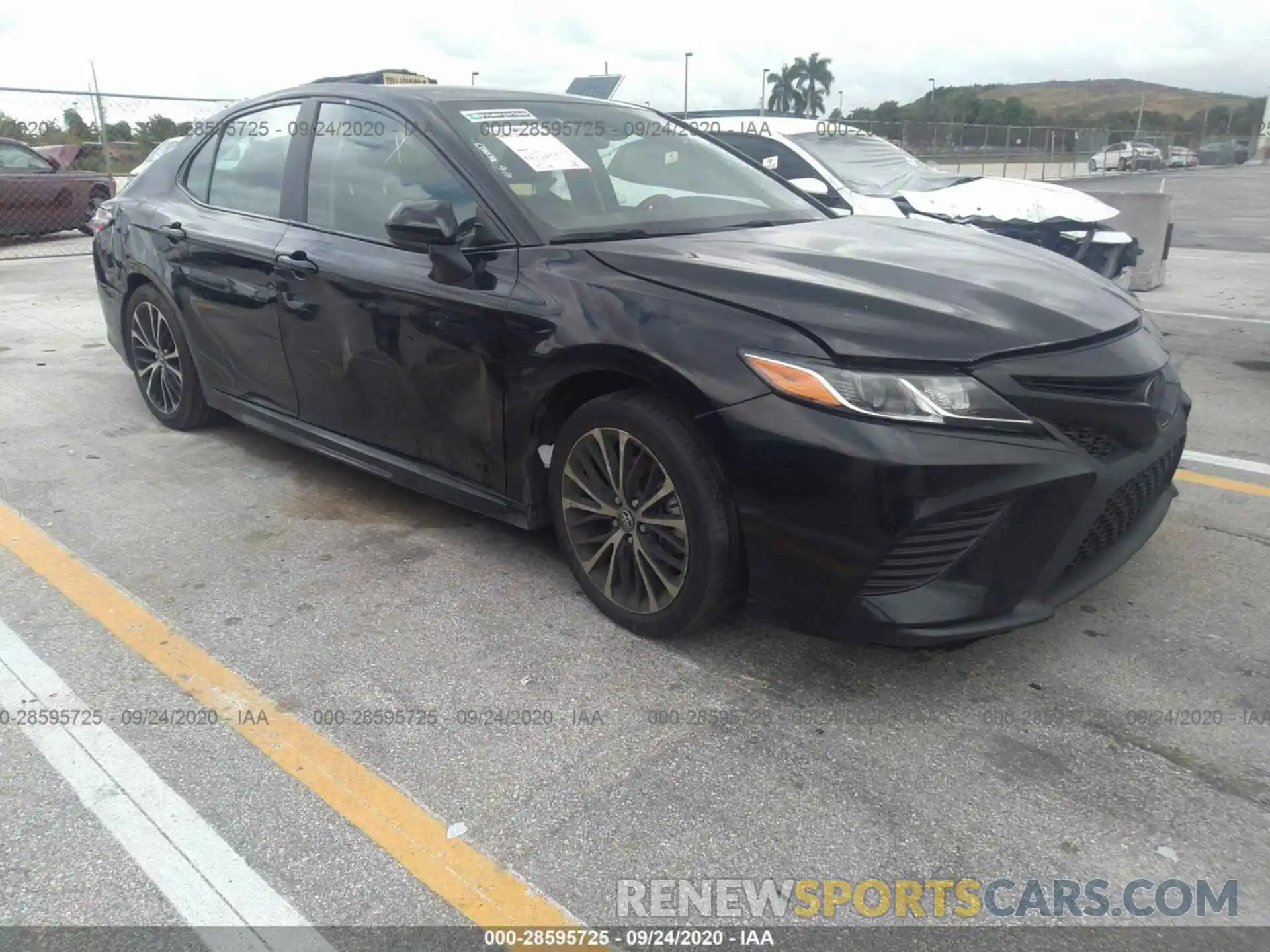 1 Photograph of a damaged car 4T1G11AK8LU885087 TOYOTA CAMRY 2020