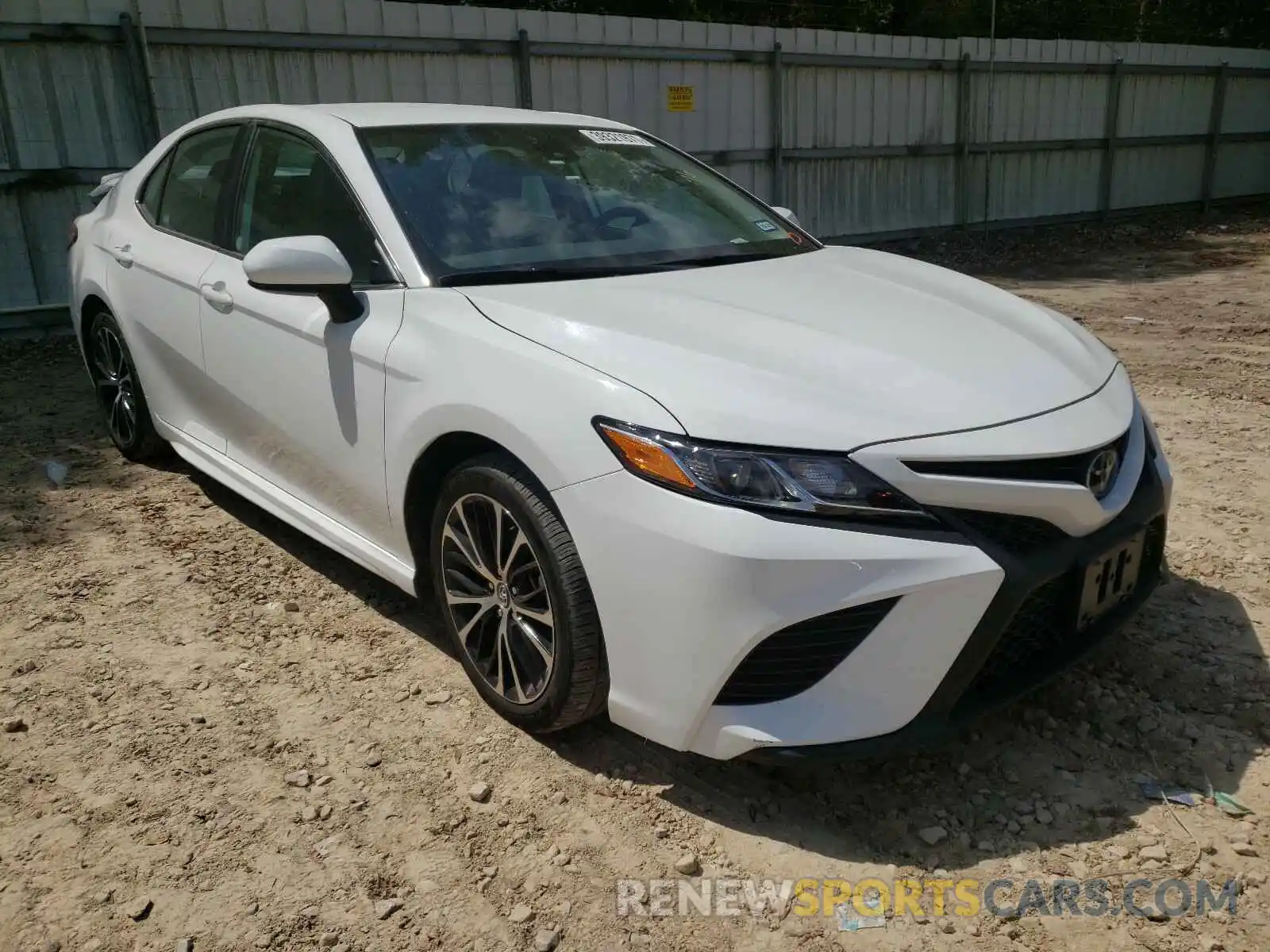 1 Photograph of a damaged car 4T1G11AK8LU889169 TOYOTA CAMRY 2020