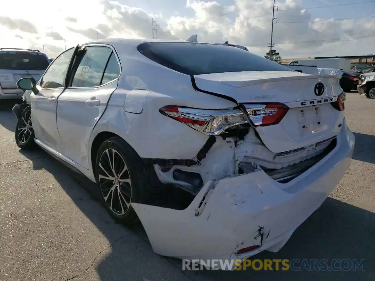 3 Photograph of a damaged car 4T1G11AK8LU891097 TOYOTA CAMRY 2020