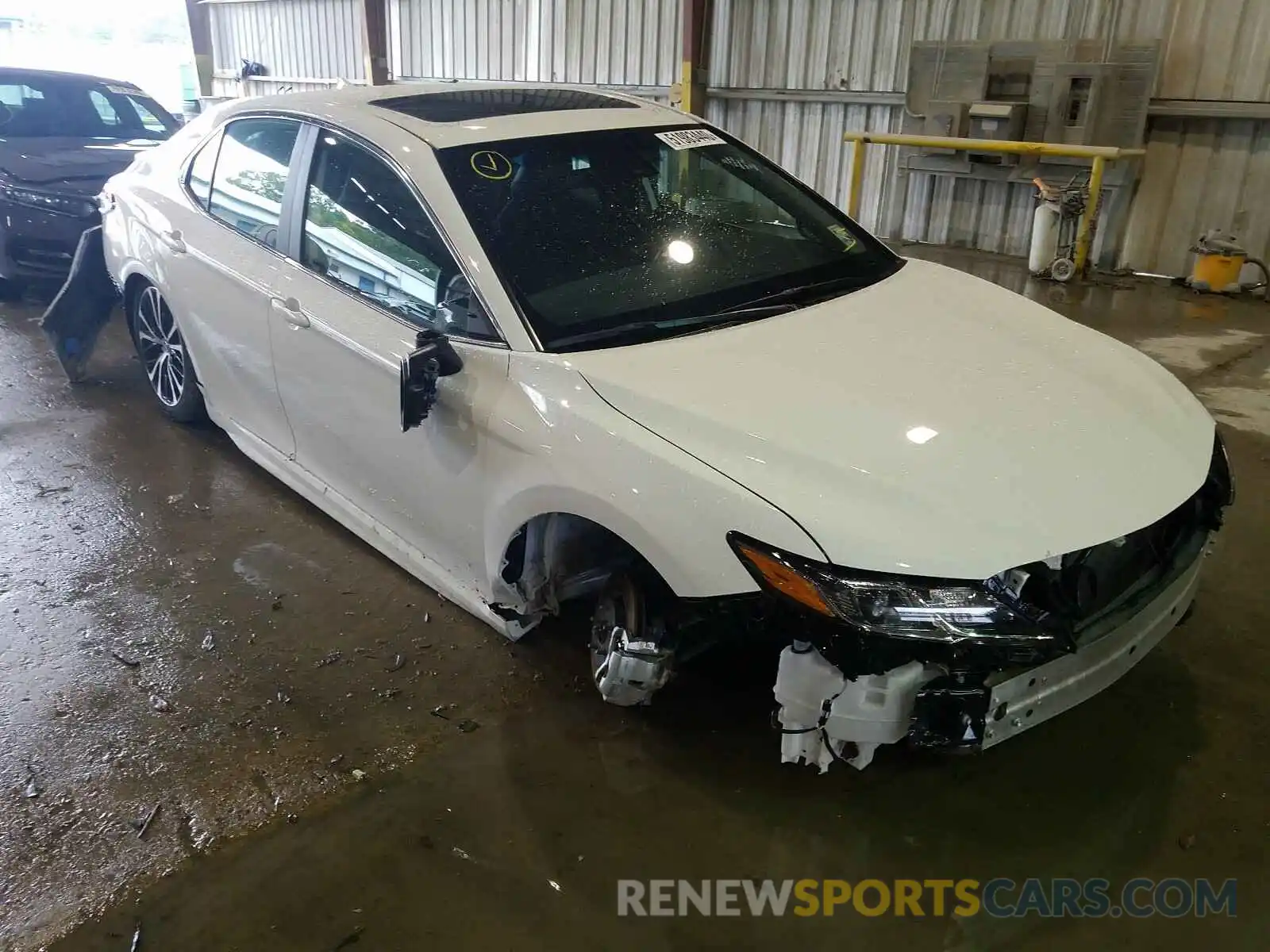 1 Photograph of a damaged car 4T1G11AK8LU895411 TOYOTA CAMRY 2020