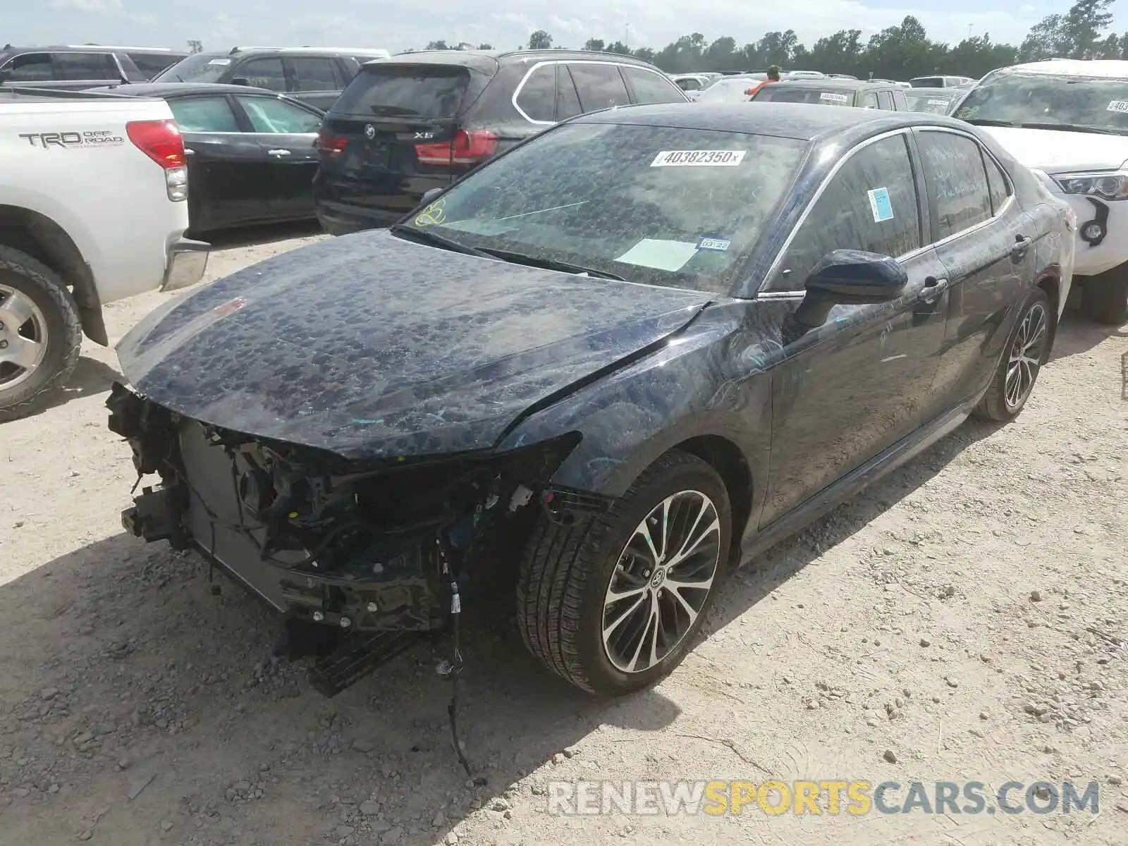 2 Photograph of a damaged car 4T1G11AK8LU897160 TOYOTA CAMRY 2020