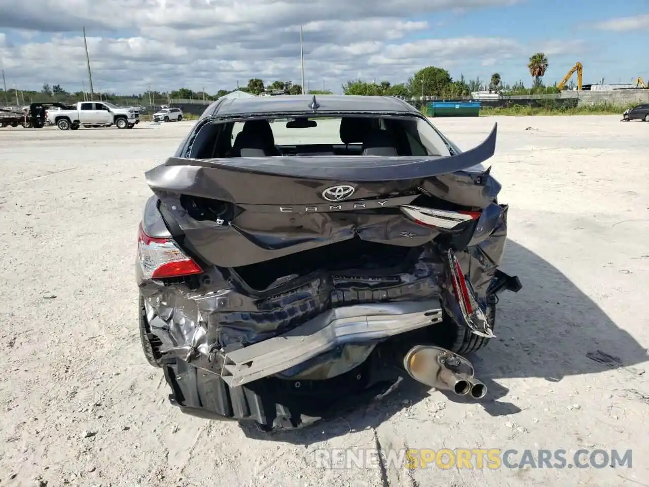 9 Photograph of a damaged car 4T1G11AK8LU899961 TOYOTA CAMRY 2020