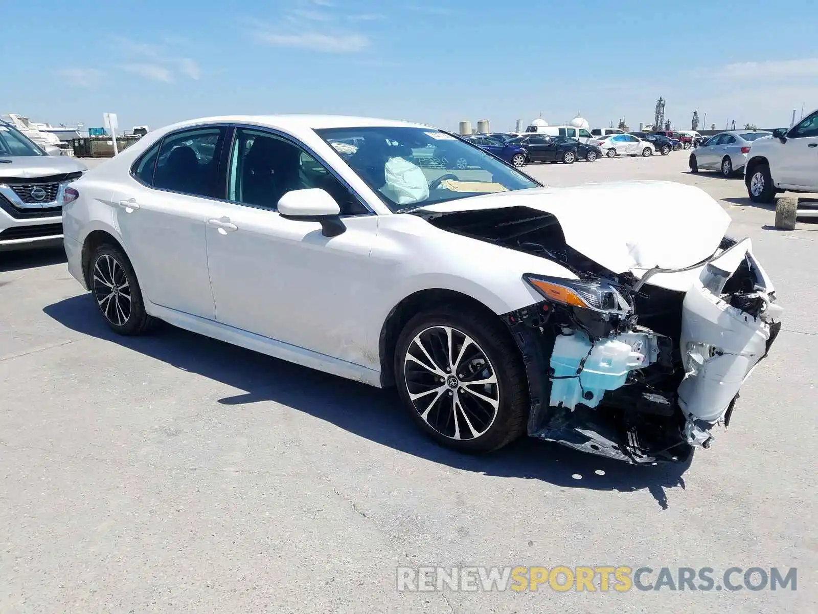 1 Photograph of a damaged car 4T1G11AK8LU902552 TOYOTA CAMRY 2020