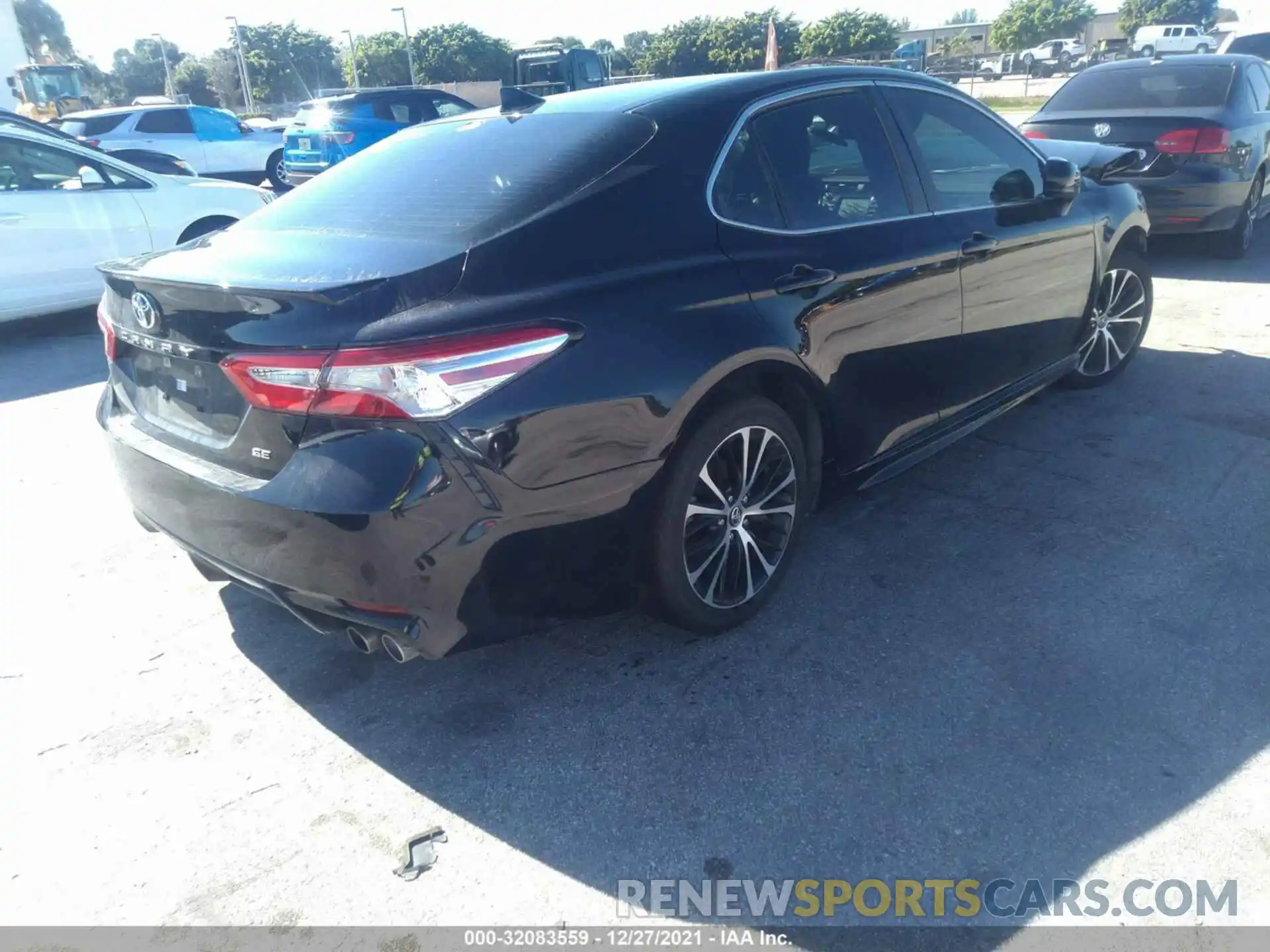 4 Photograph of a damaged car 4T1G11AK8LU903006 TOYOTA CAMRY 2020