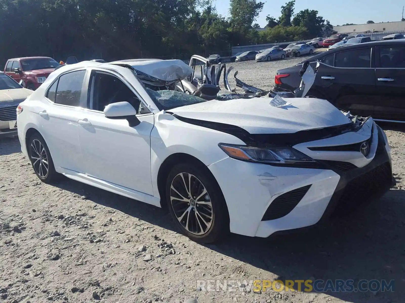 1 Photograph of a damaged car 4T1G11AK8LU904415 TOYOTA CAMRY 2020