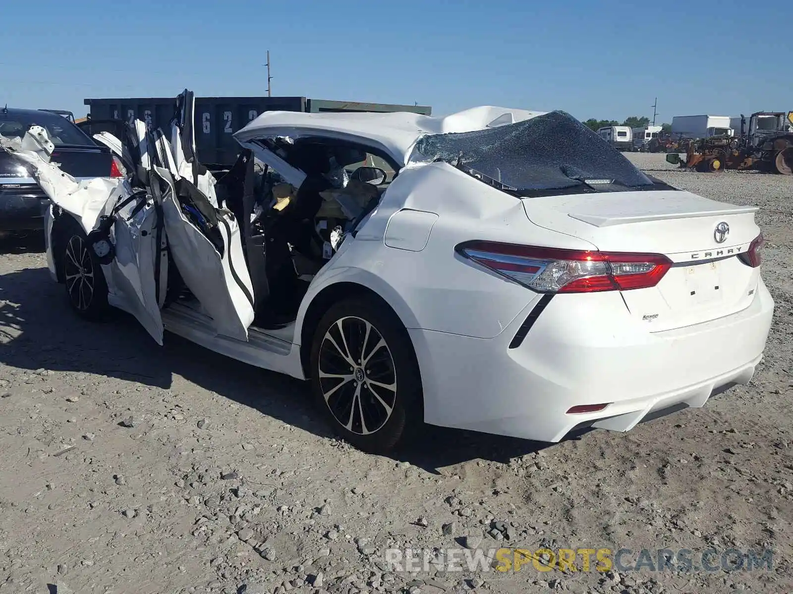 3 Photograph of a damaged car 4T1G11AK8LU904415 TOYOTA CAMRY 2020