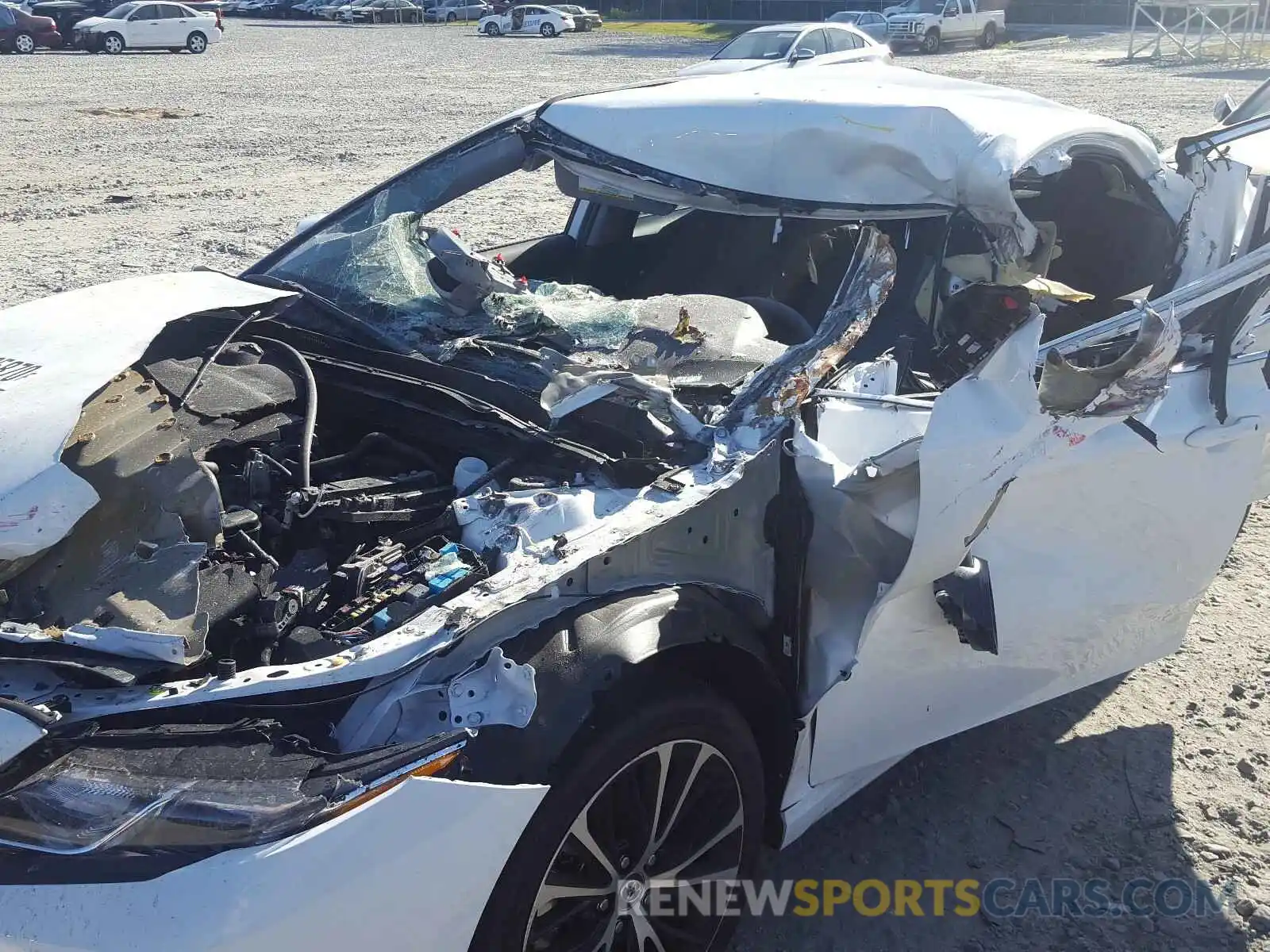 9 Photograph of a damaged car 4T1G11AK8LU904415 TOYOTA CAMRY 2020