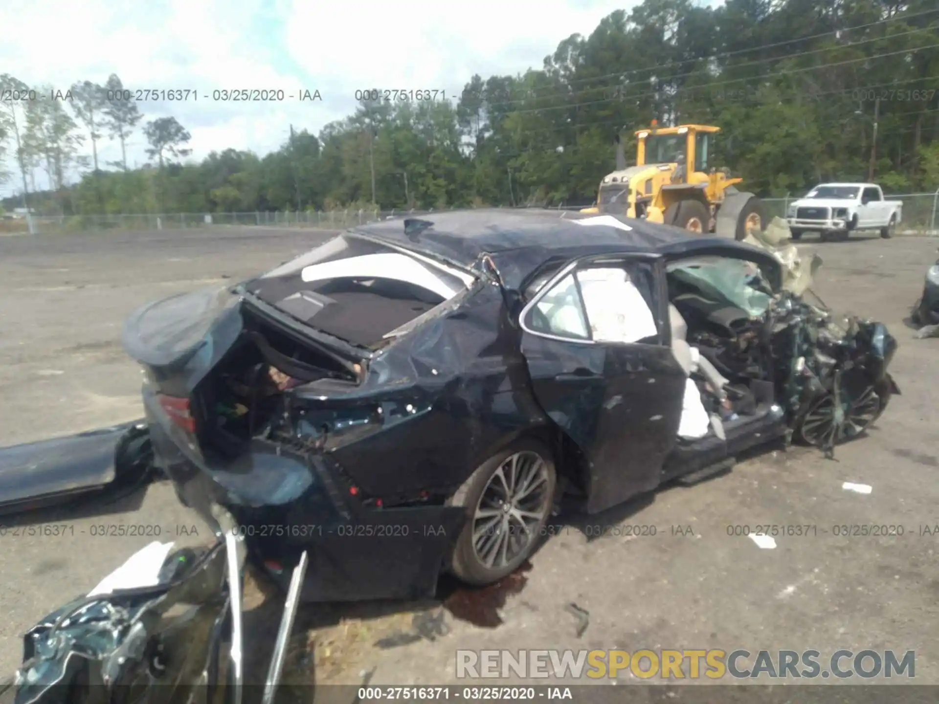 4 Photograph of a damaged car 4T1G11AK8LU907251 TOYOTA CAMRY 2020