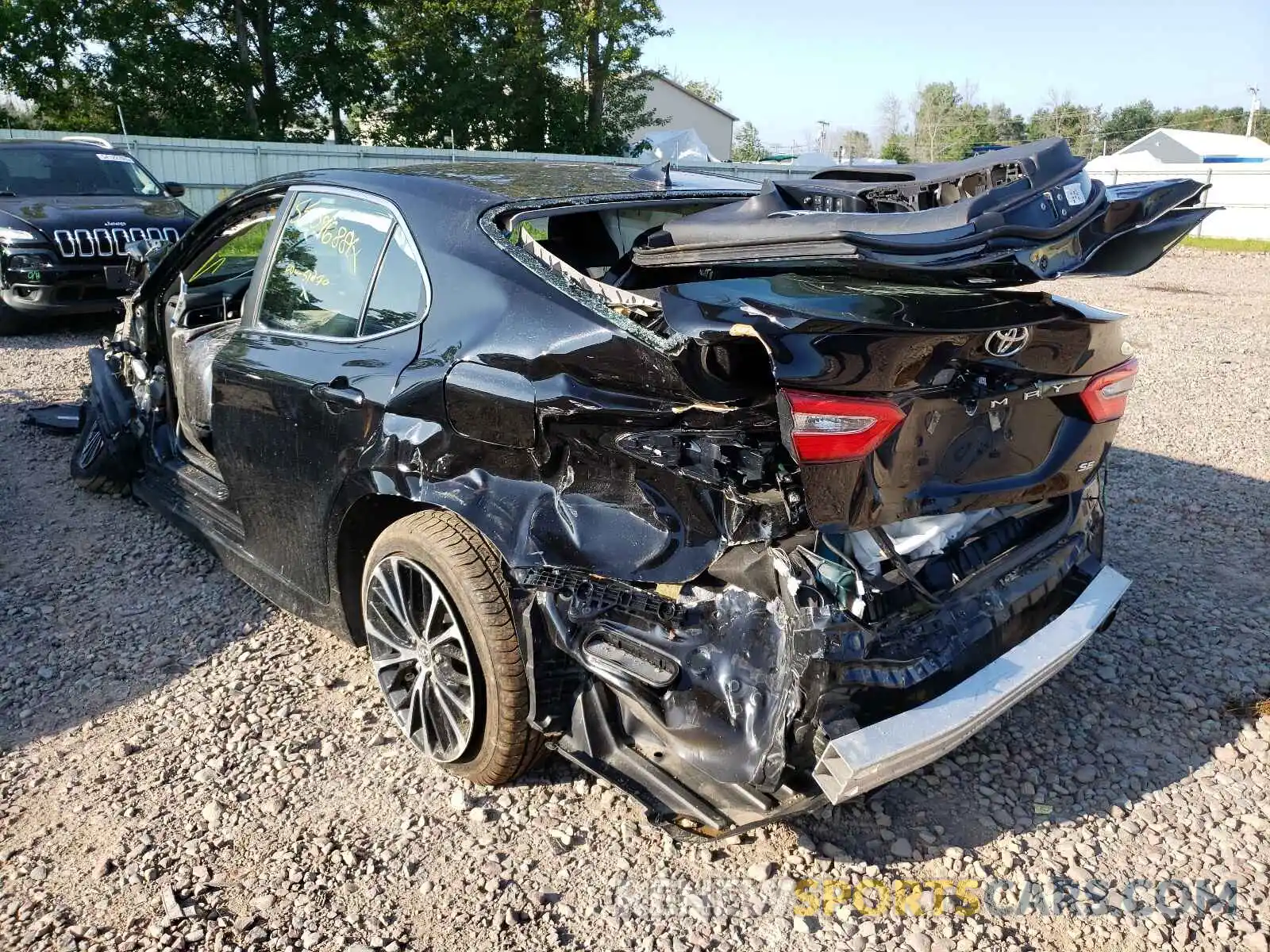 3 Photograph of a damaged car 4T1G11AK8LU909484 TOYOTA CAMRY 2020