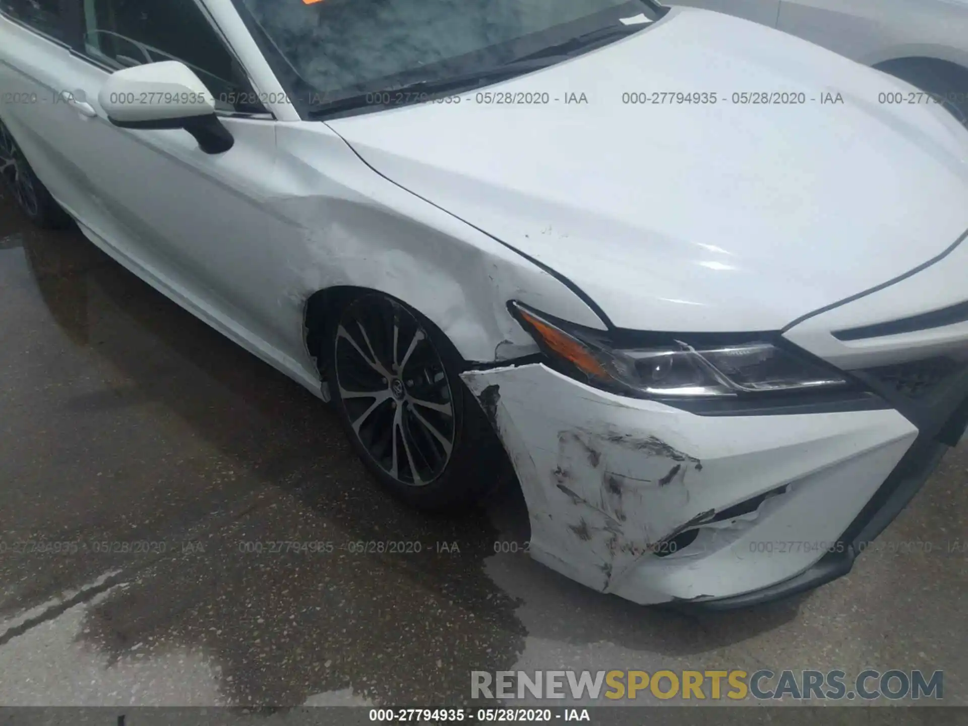 6 Photograph of a damaged car 4T1G11AK8LU910828 TOYOTA CAMRY 2020