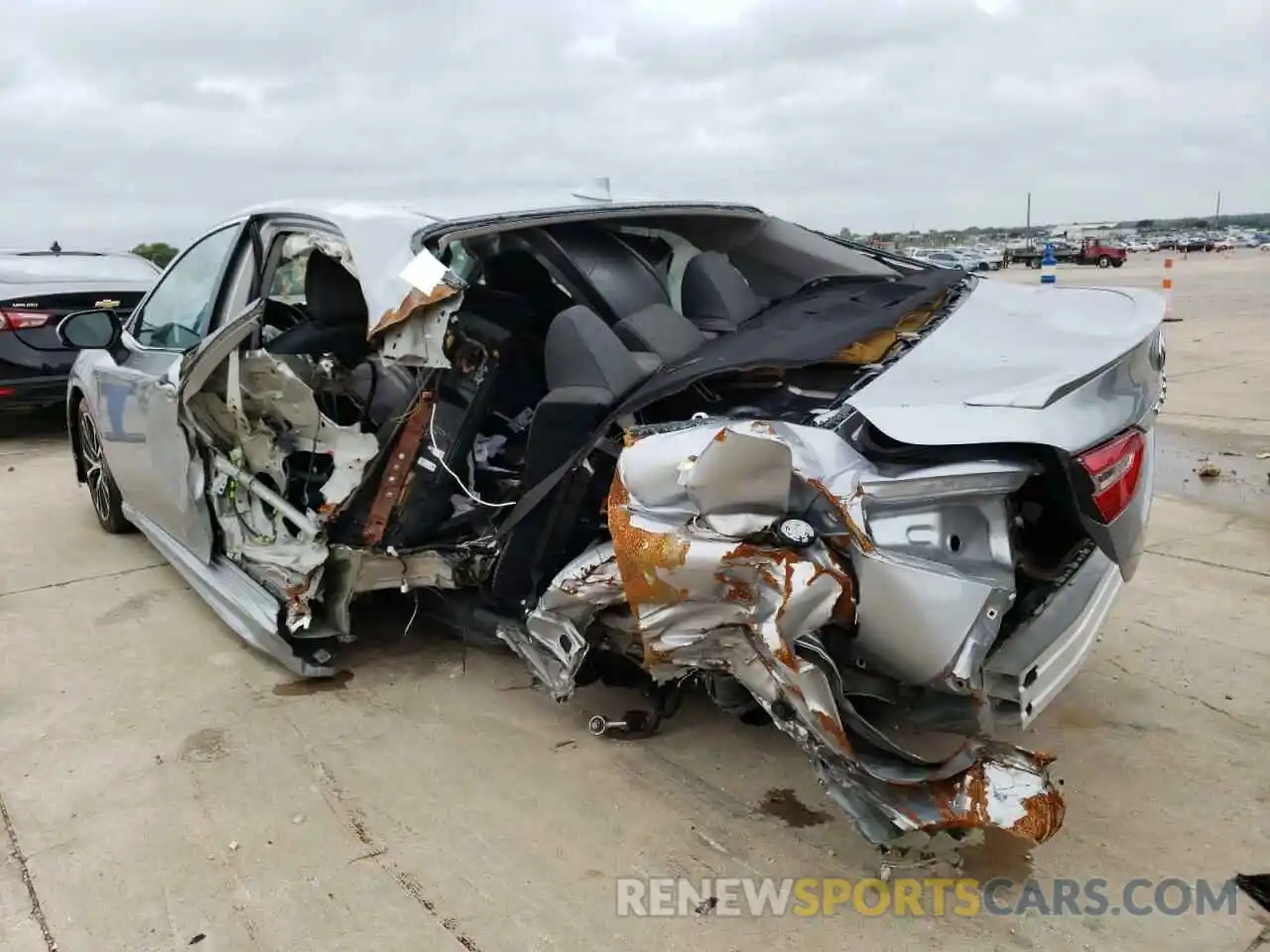 3 Photograph of a damaged car 4T1G11AK8LU912059 TOYOTA CAMRY 2020