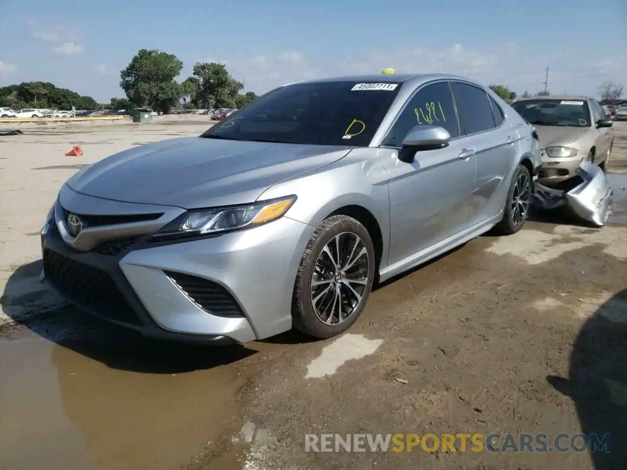 2 Photograph of a damaged car 4T1G11AK8LU912305 TOYOTA CAMRY 2020