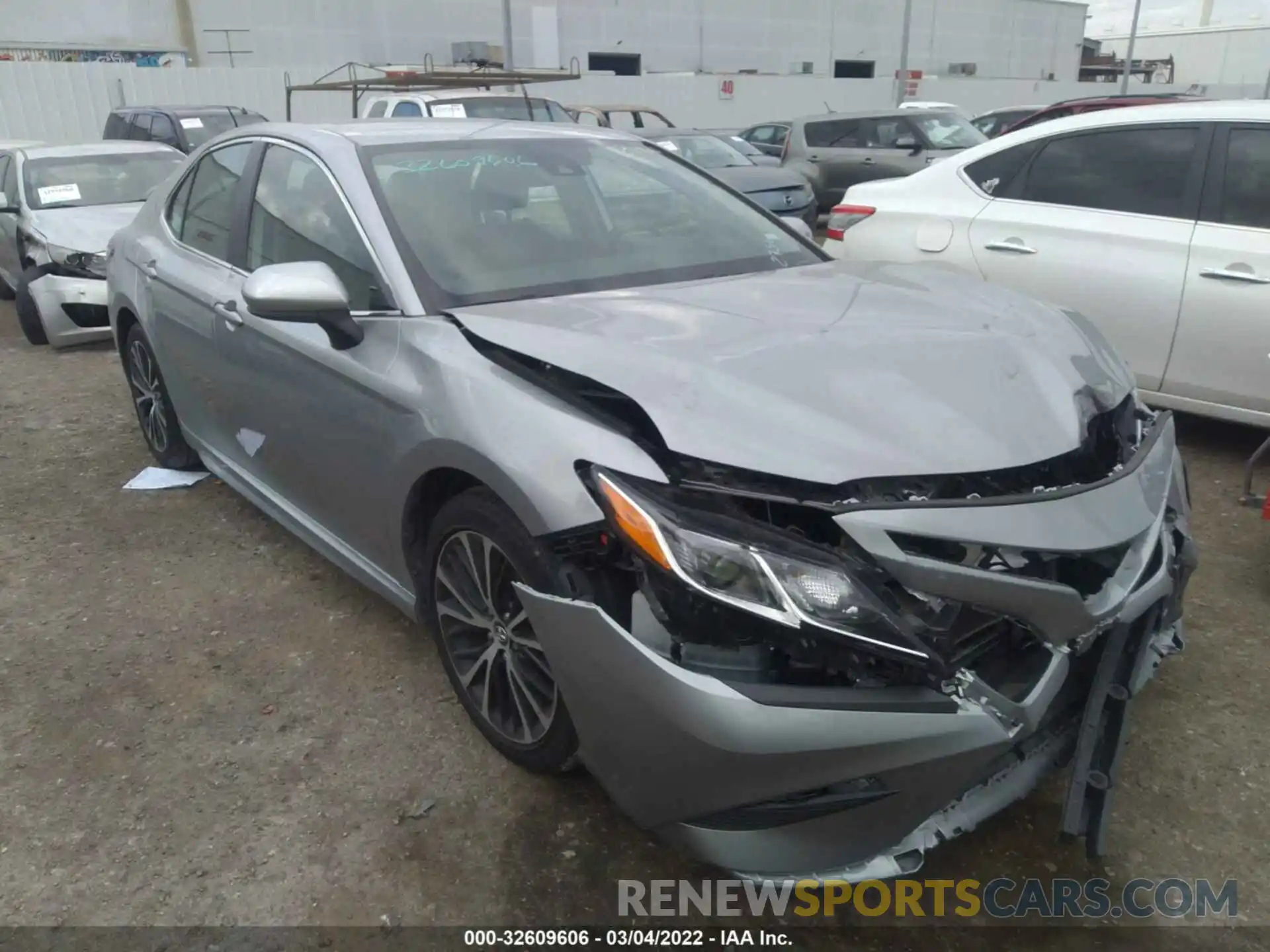 1 Photograph of a damaged car 4T1G11AK8LU912756 TOYOTA CAMRY 2020