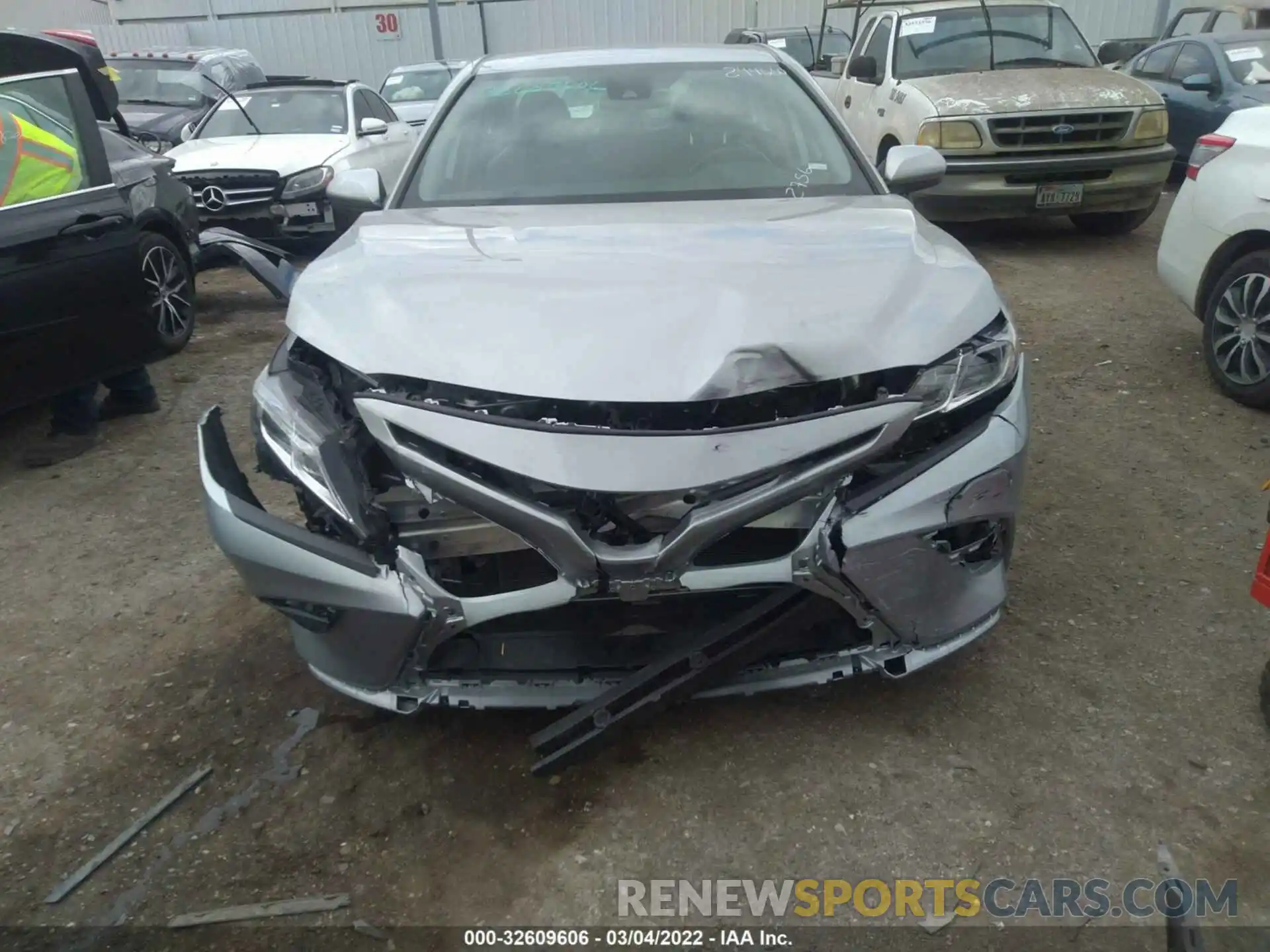 6 Photograph of a damaged car 4T1G11AK8LU912756 TOYOTA CAMRY 2020