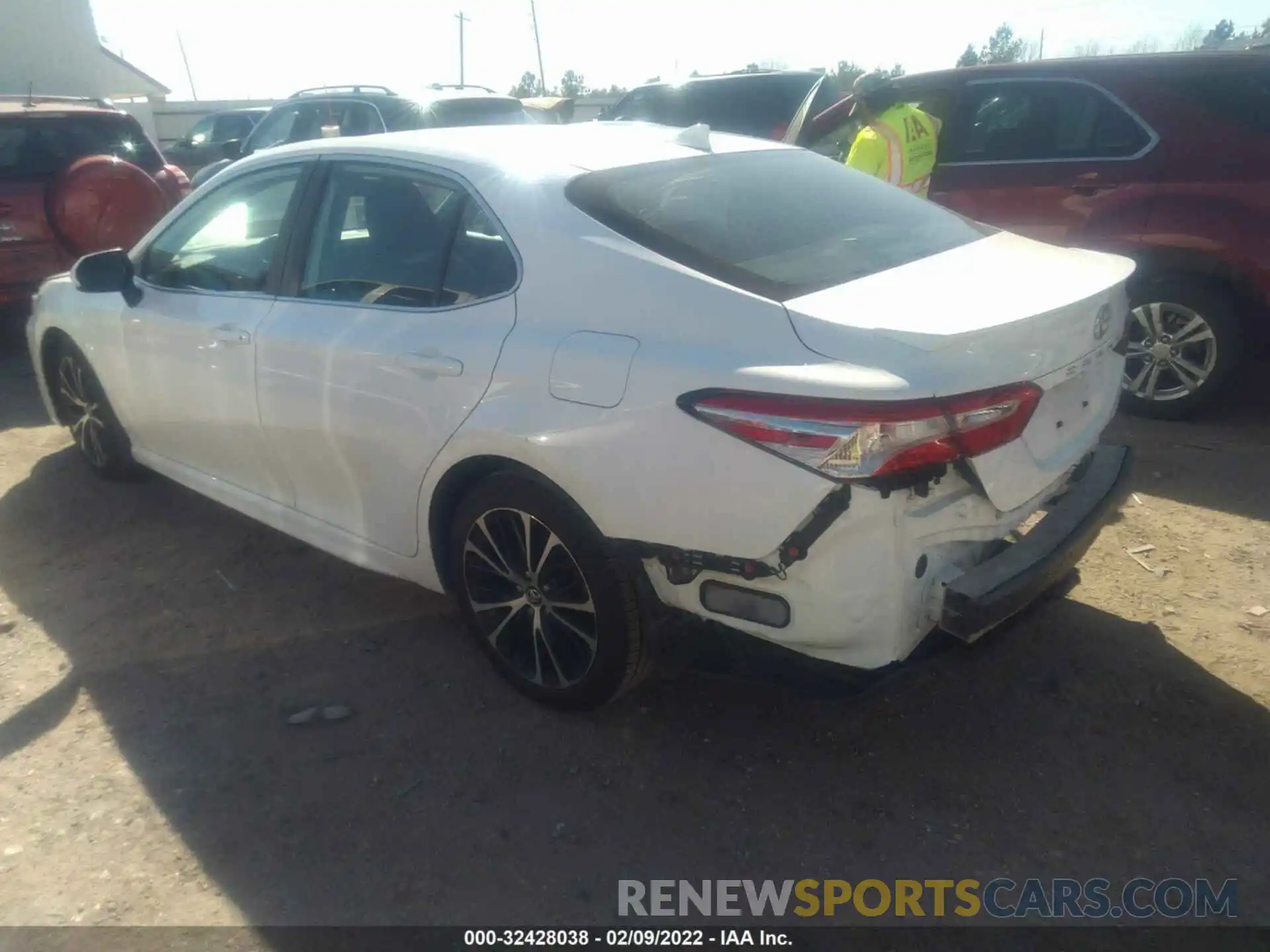 3 Photograph of a damaged car 4T1G11AK8LU915236 TOYOTA CAMRY 2020