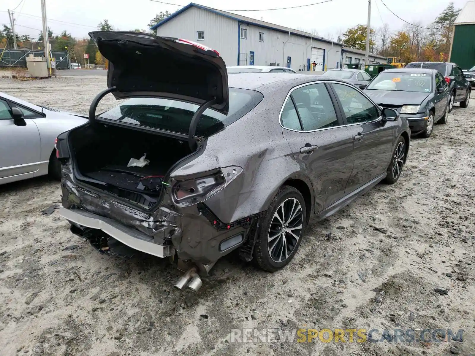 4 Photograph of a damaged car 4T1G11AK8LU915351 TOYOTA CAMRY 2020