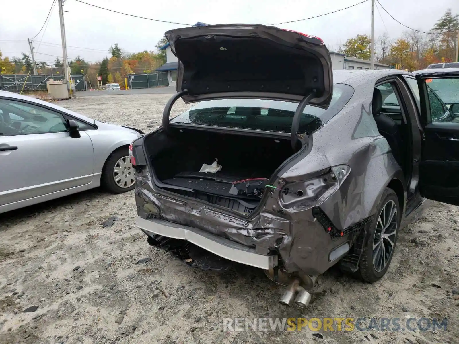 9 Photograph of a damaged car 4T1G11AK8LU915351 TOYOTA CAMRY 2020