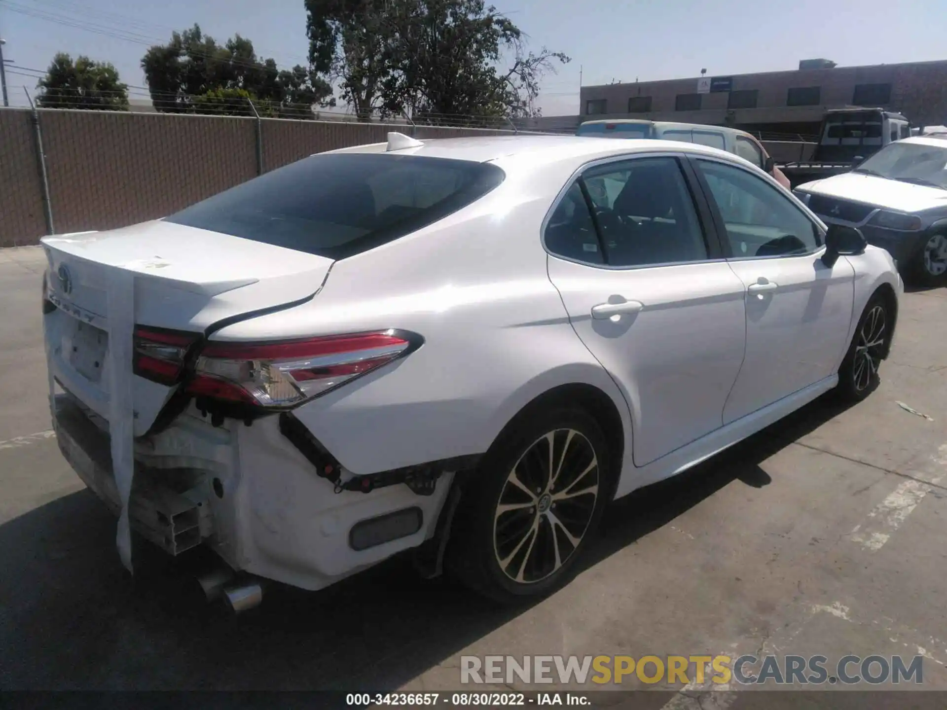 4 Photograph of a damaged car 4T1G11AK8LU917181 TOYOTA CAMRY 2020