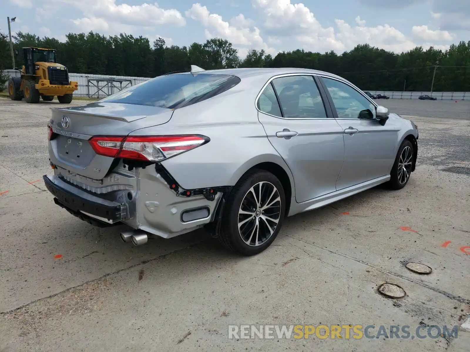 4 Photograph of a damaged car 4T1G11AK8LU920551 TOYOTA CAMRY 2020