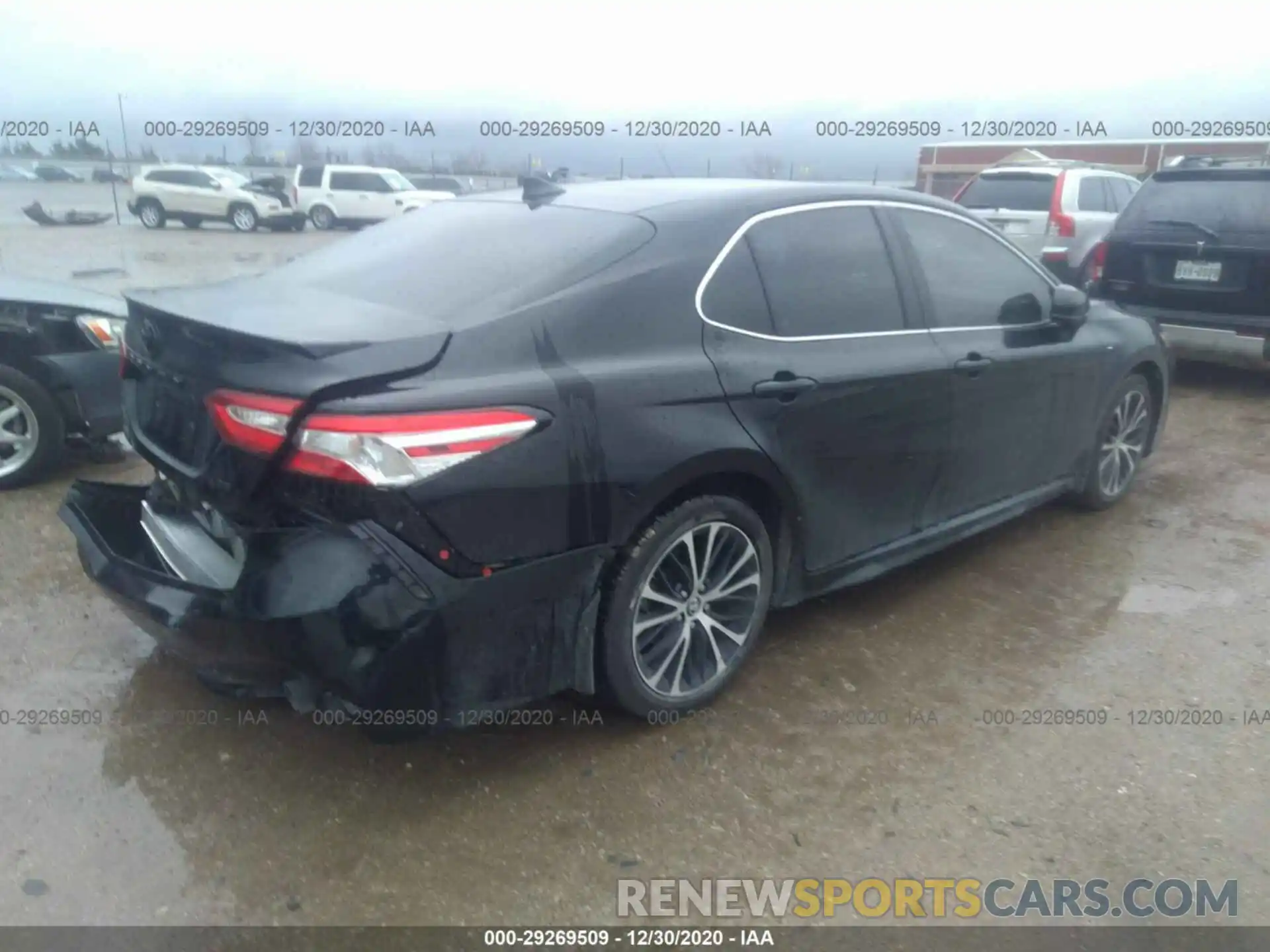 4 Photograph of a damaged car 4T1G11AK8LU922218 TOYOTA CAMRY 2020