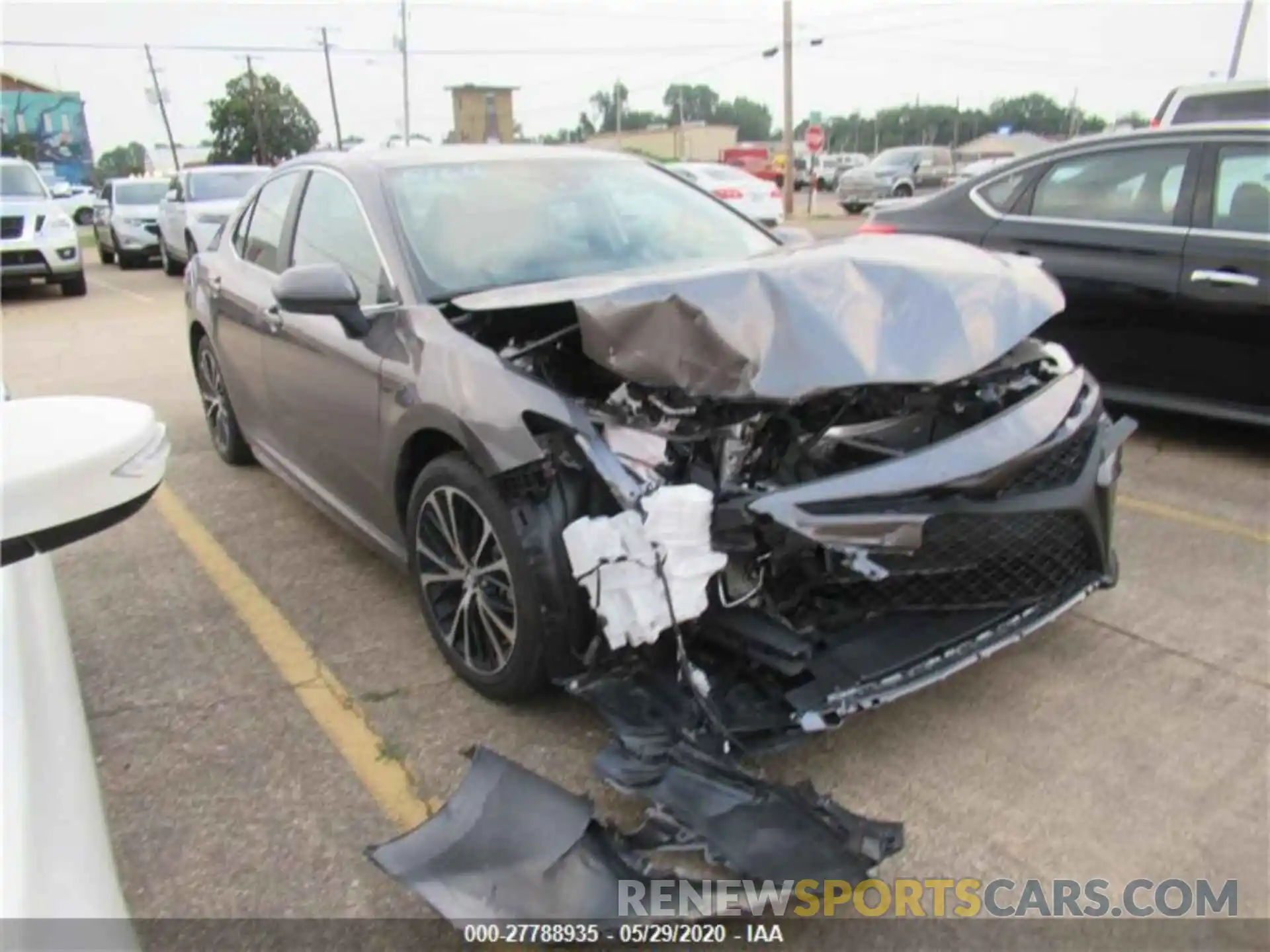 1 Photograph of a damaged car 4T1G11AK8LU922249 TOYOTA CAMRY 2020