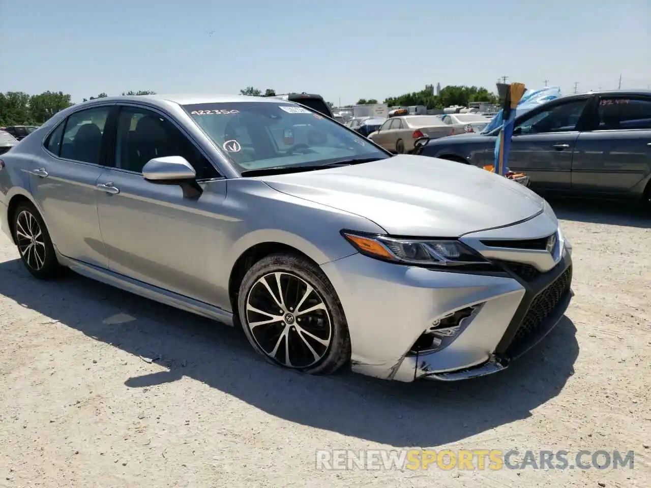 9 Photograph of a damaged car 4T1G11AK8LU922350 TOYOTA CAMRY 2020