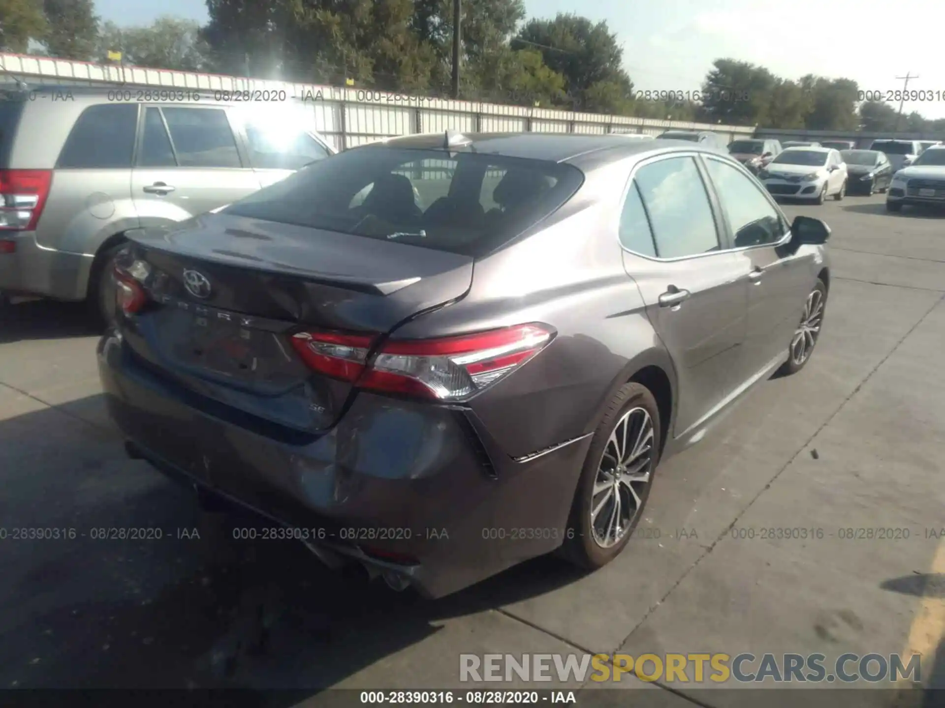 4 Photograph of a damaged car 4T1G11AK8LU922381 TOYOTA CAMRY 2020