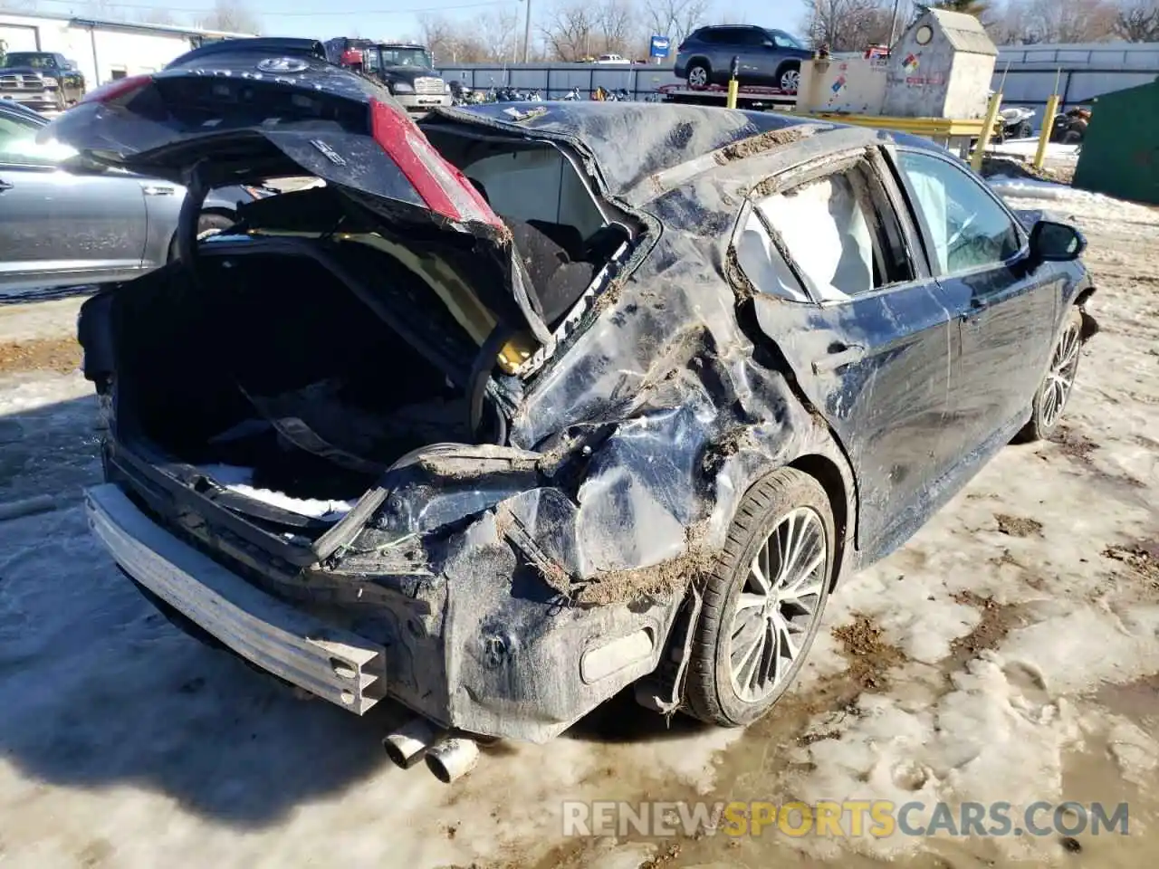 4 Photograph of a damaged car 4T1G11AK8LU924177 TOYOTA CAMRY 2020