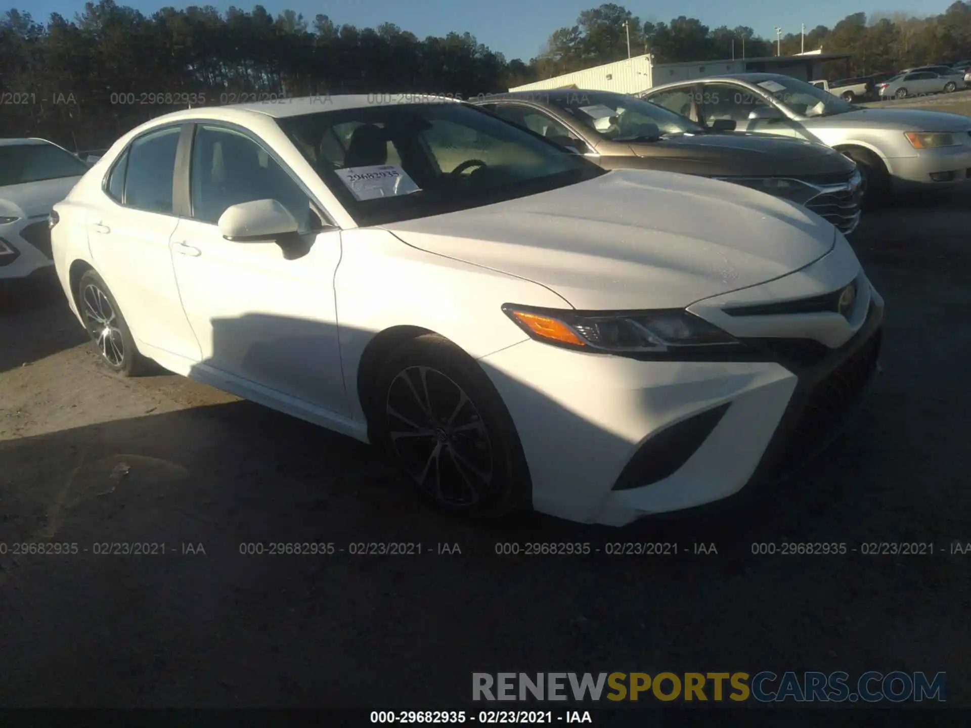 1 Photograph of a damaged car 4T1G11AK8LU925992 TOYOTA CAMRY 2020