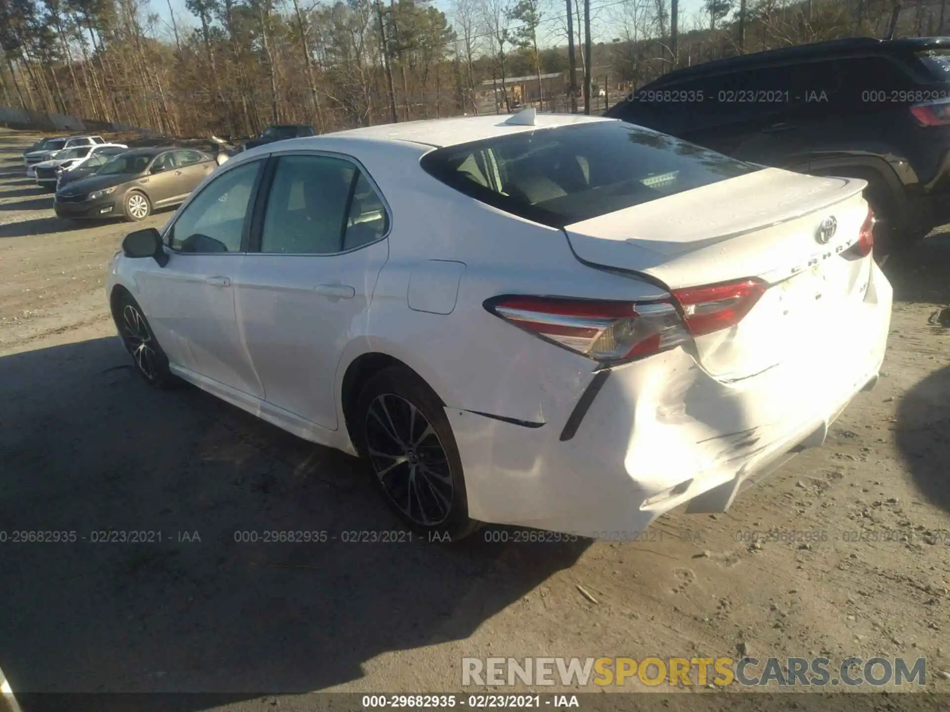 3 Photograph of a damaged car 4T1G11AK8LU925992 TOYOTA CAMRY 2020