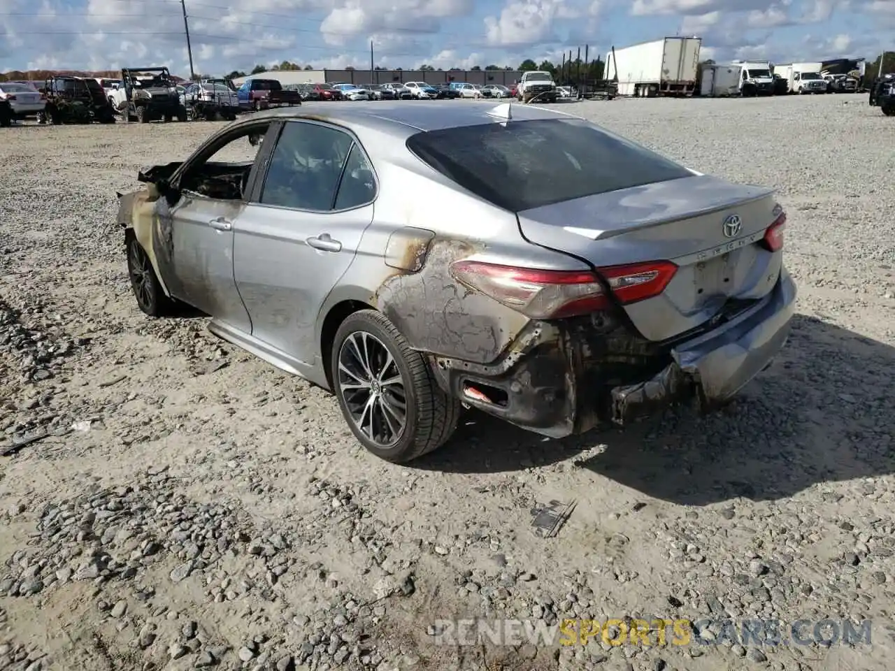 3 Photograph of a damaged car 4T1G11AK8LU927886 TOYOTA CAMRY 2020