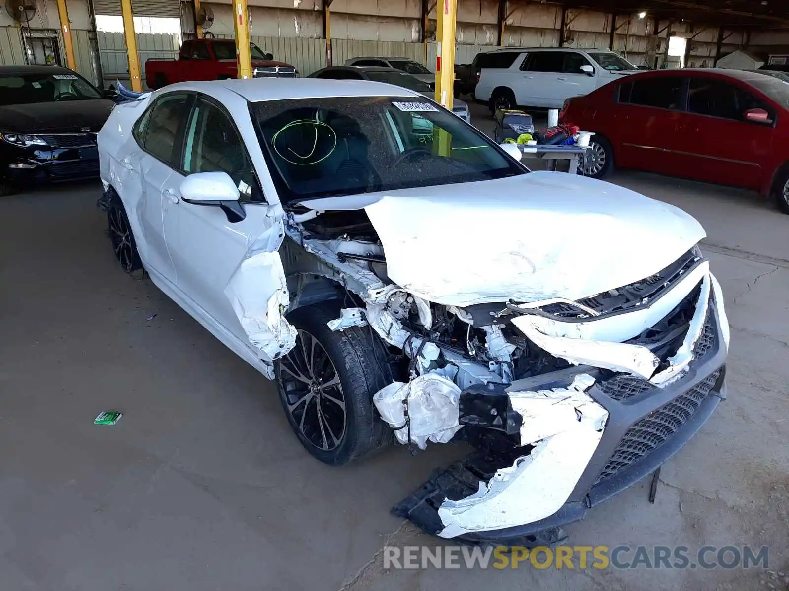 9 Photograph of a damaged car 4T1G11AK8LU928536 TOYOTA CAMRY 2020