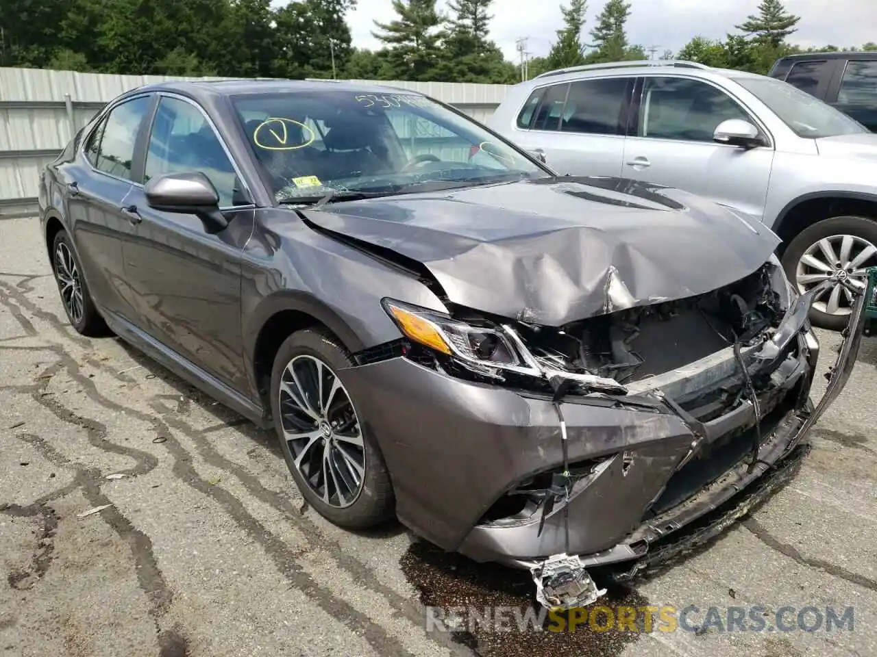 1 Photograph of a damaged car 4T1G11AK8LU931629 TOYOTA CAMRY 2020