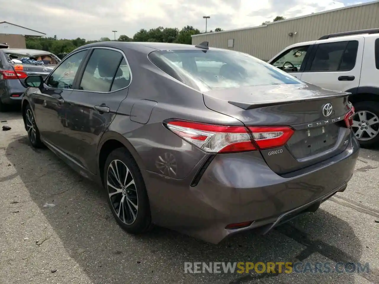 3 Photograph of a damaged car 4T1G11AK8LU931629 TOYOTA CAMRY 2020