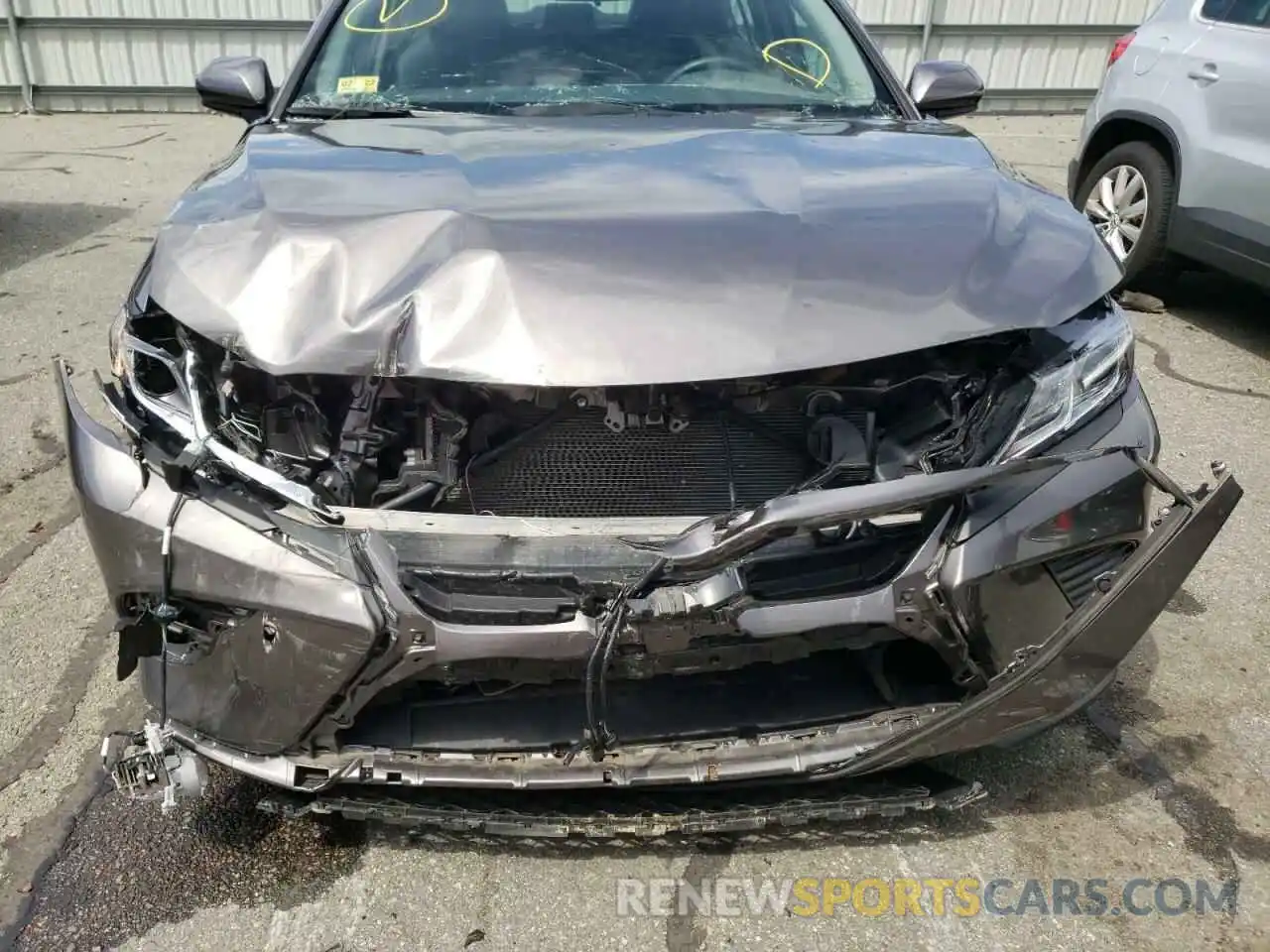 9 Photograph of a damaged car 4T1G11AK8LU931629 TOYOTA CAMRY 2020