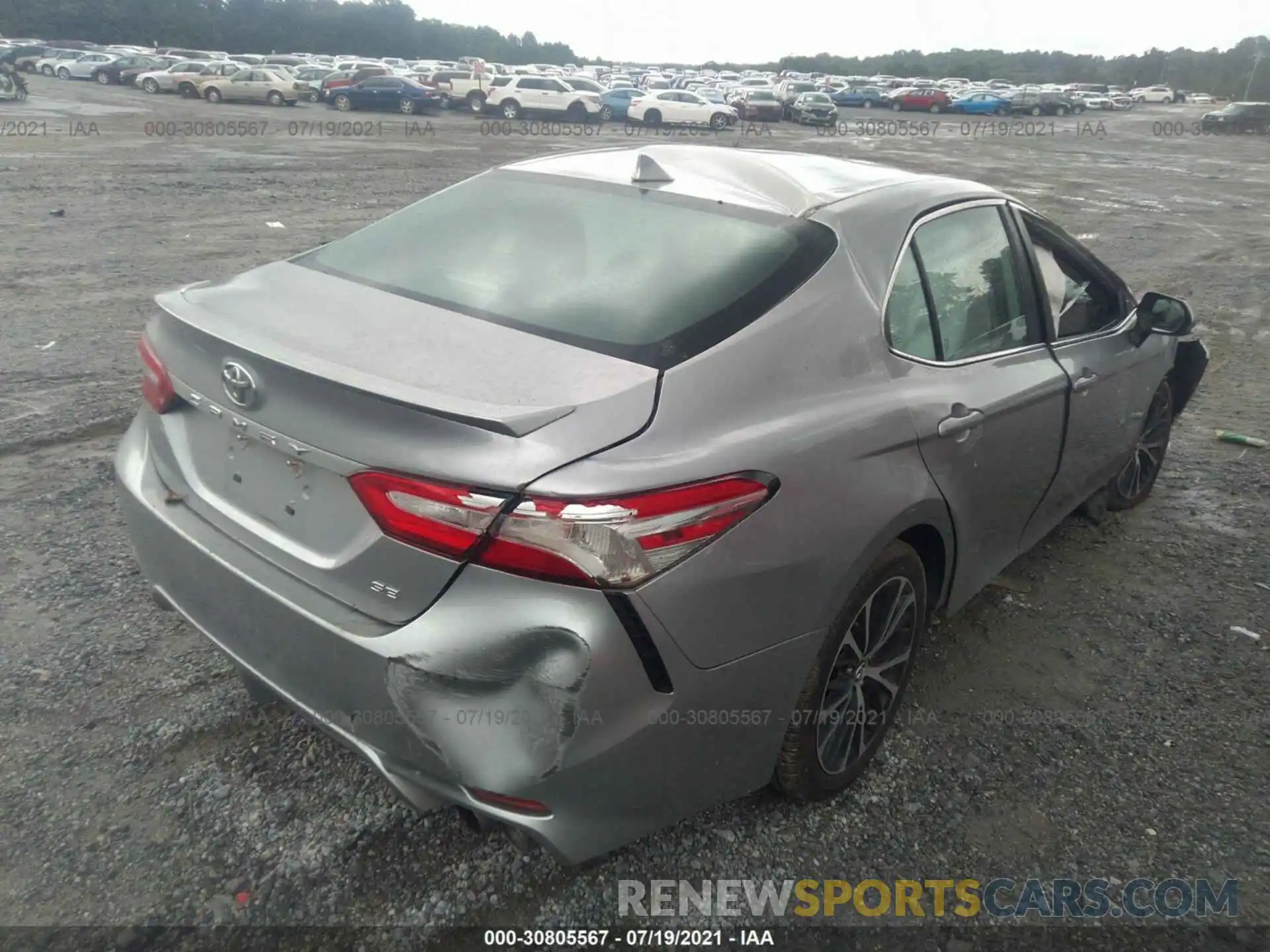 4 Photograph of a damaged car 4T1G11AK8LU931923 TOYOTA CAMRY 2020