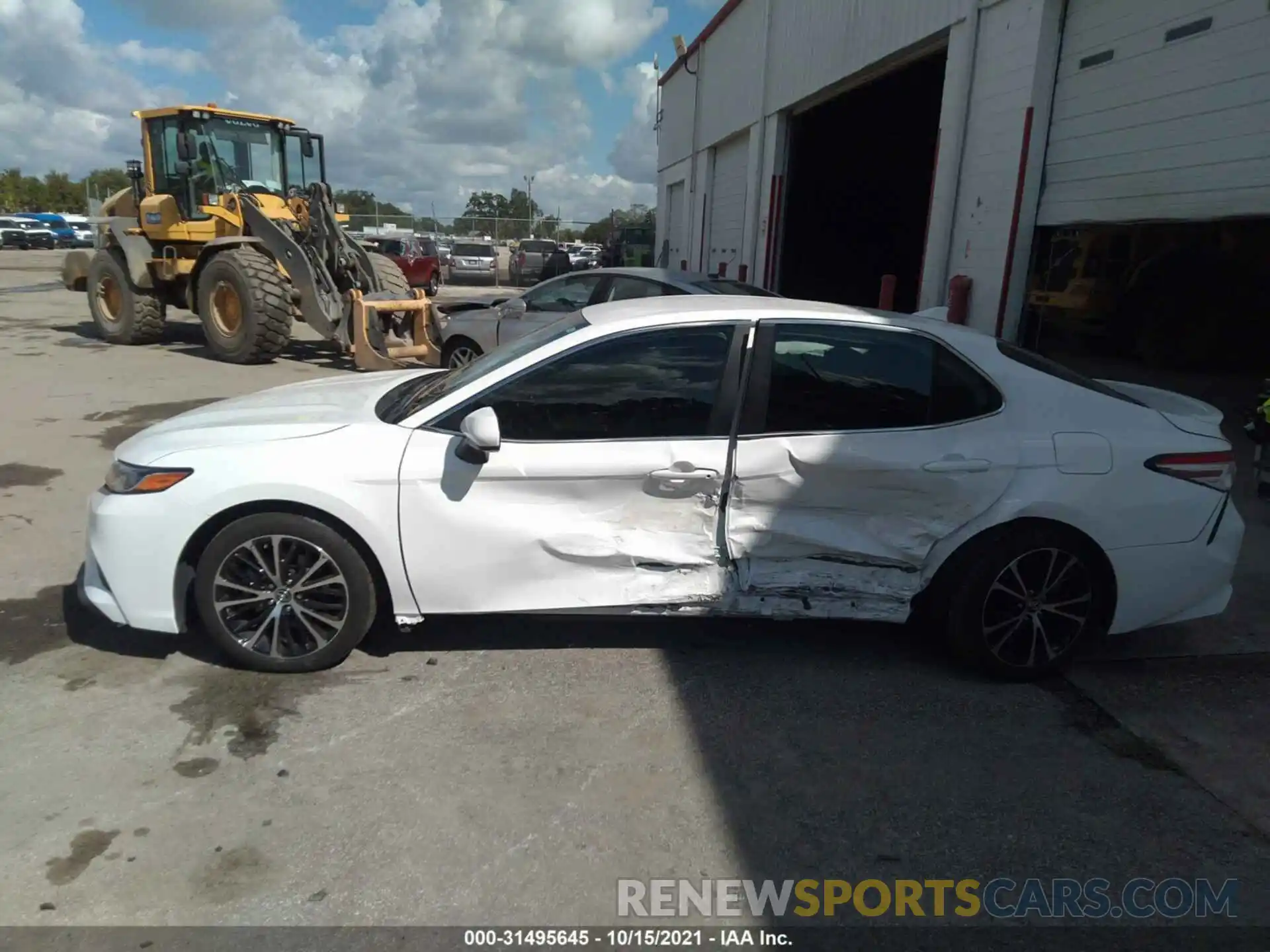 6 Photograph of a damaged car 4T1G11AK8LU936524 TOYOTA CAMRY 2020