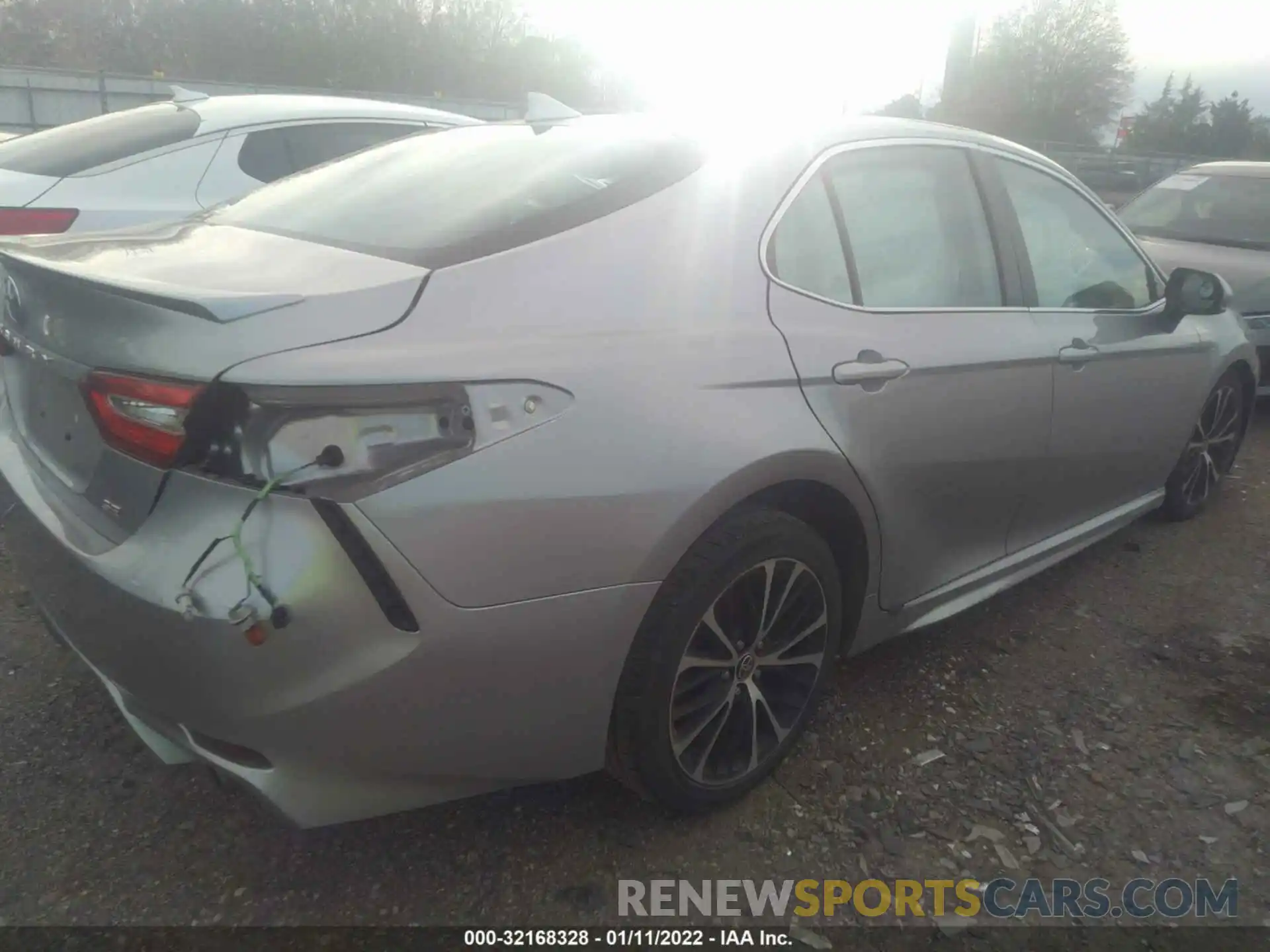 4 Photograph of a damaged car 4T1G11AK8LU949239 TOYOTA CAMRY 2020