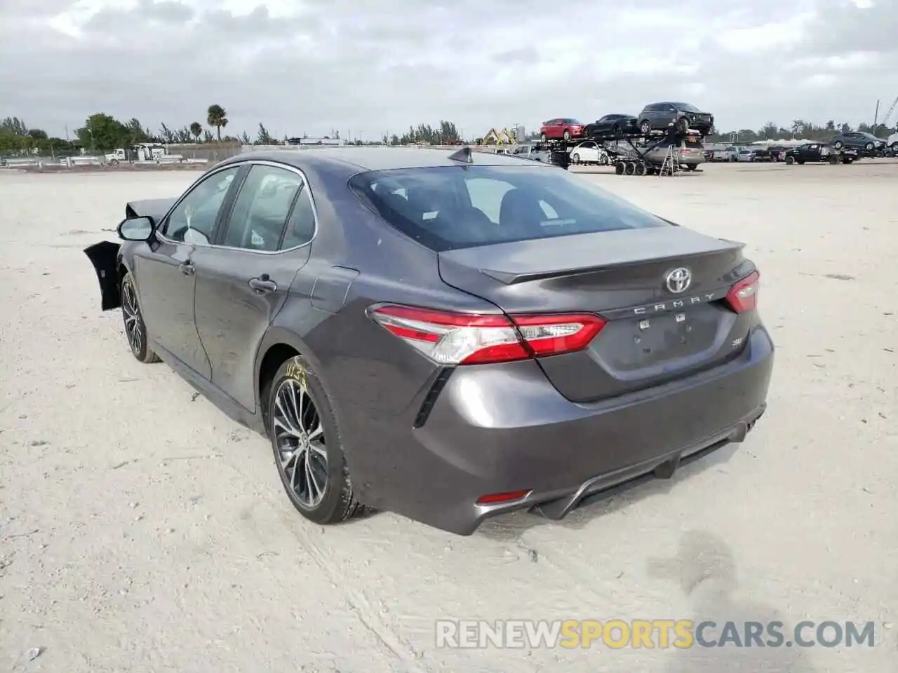 3 Photograph of a damaged car 4T1G11AK8LU951640 TOYOTA CAMRY 2020