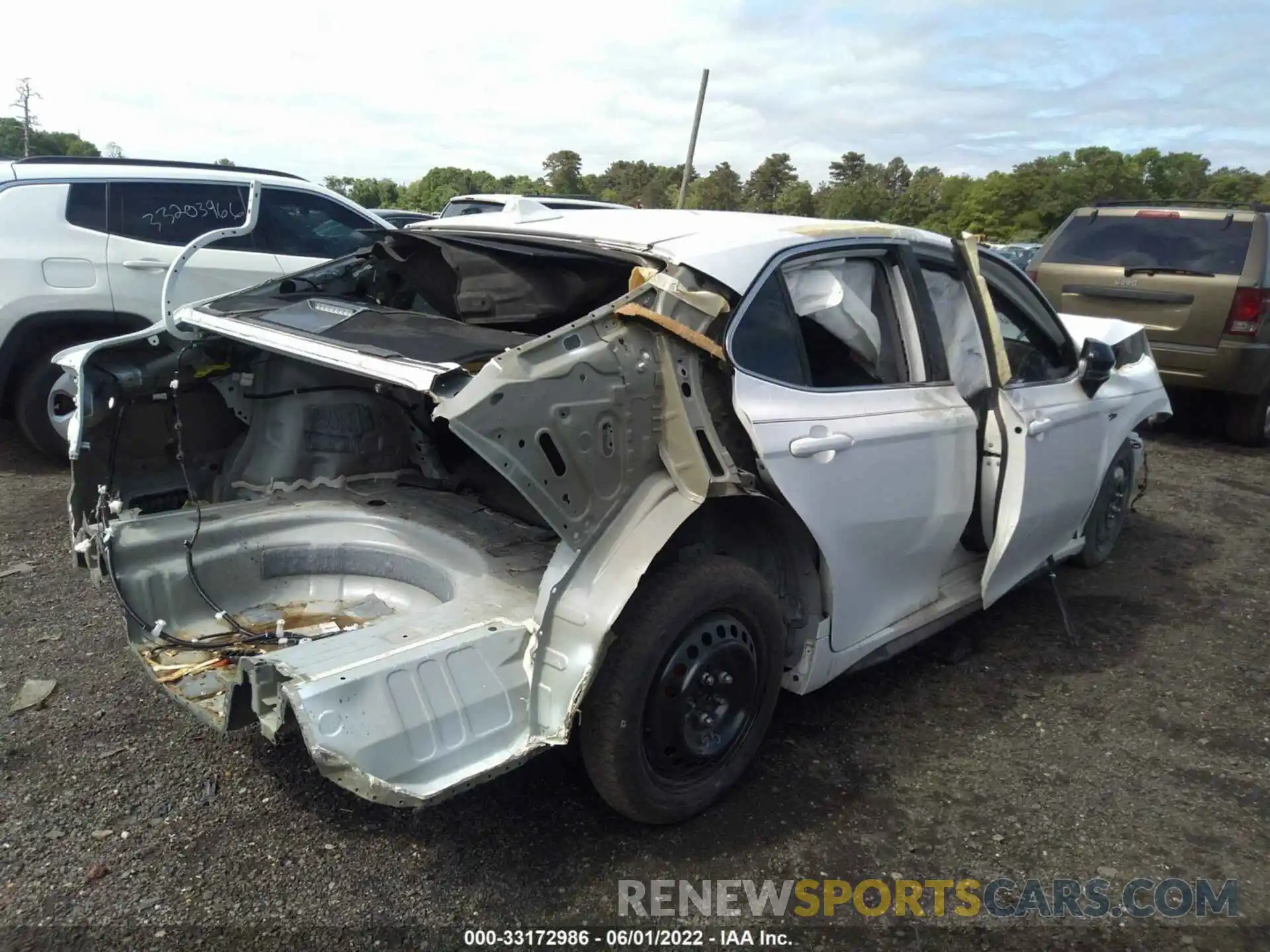 6 Photograph of a damaged car 4T1G11AK8LU954361 TOYOTA CAMRY 2020