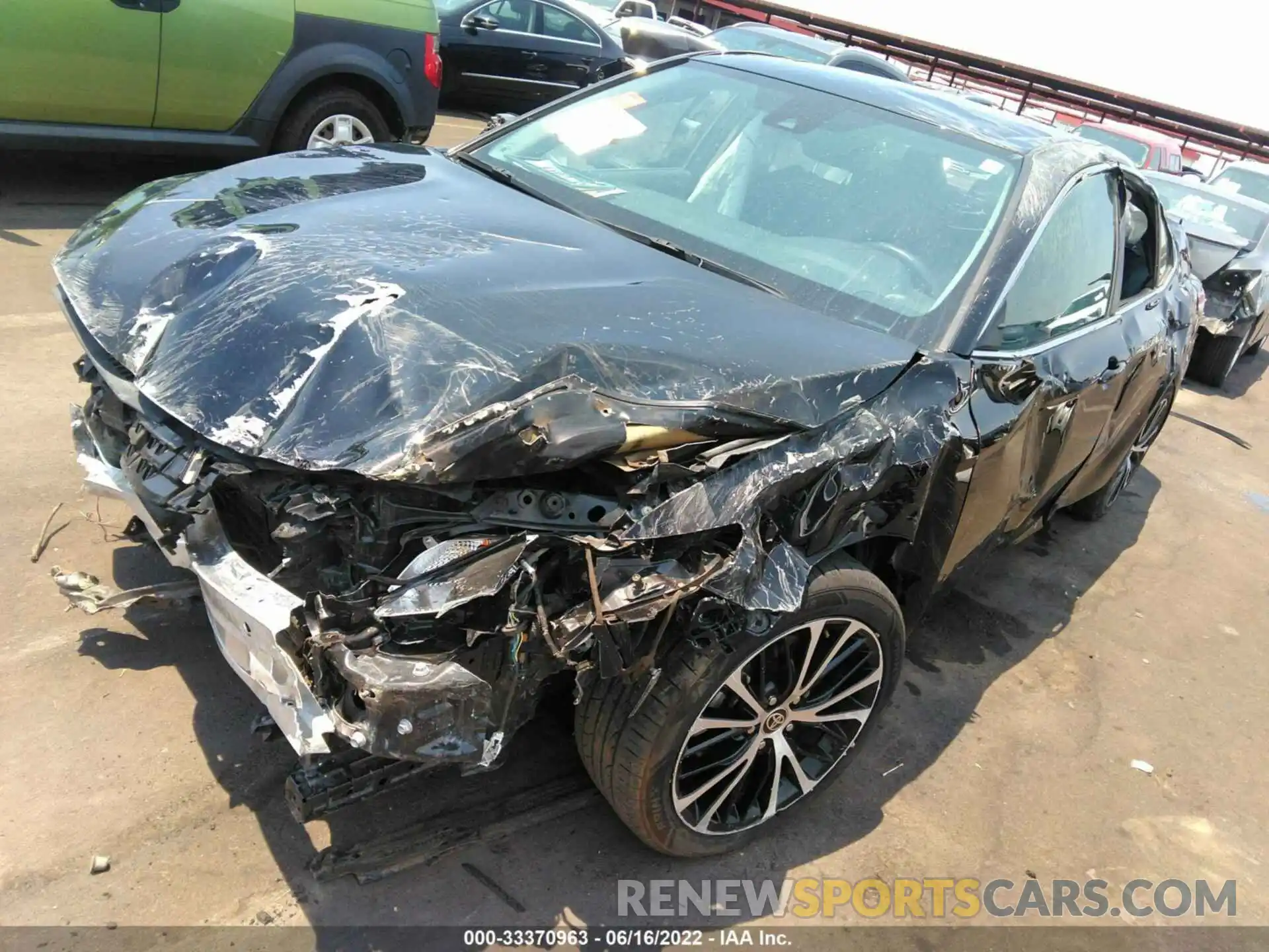 6 Photograph of a damaged car 4T1G11AK8LU963755 TOYOTA CAMRY 2020