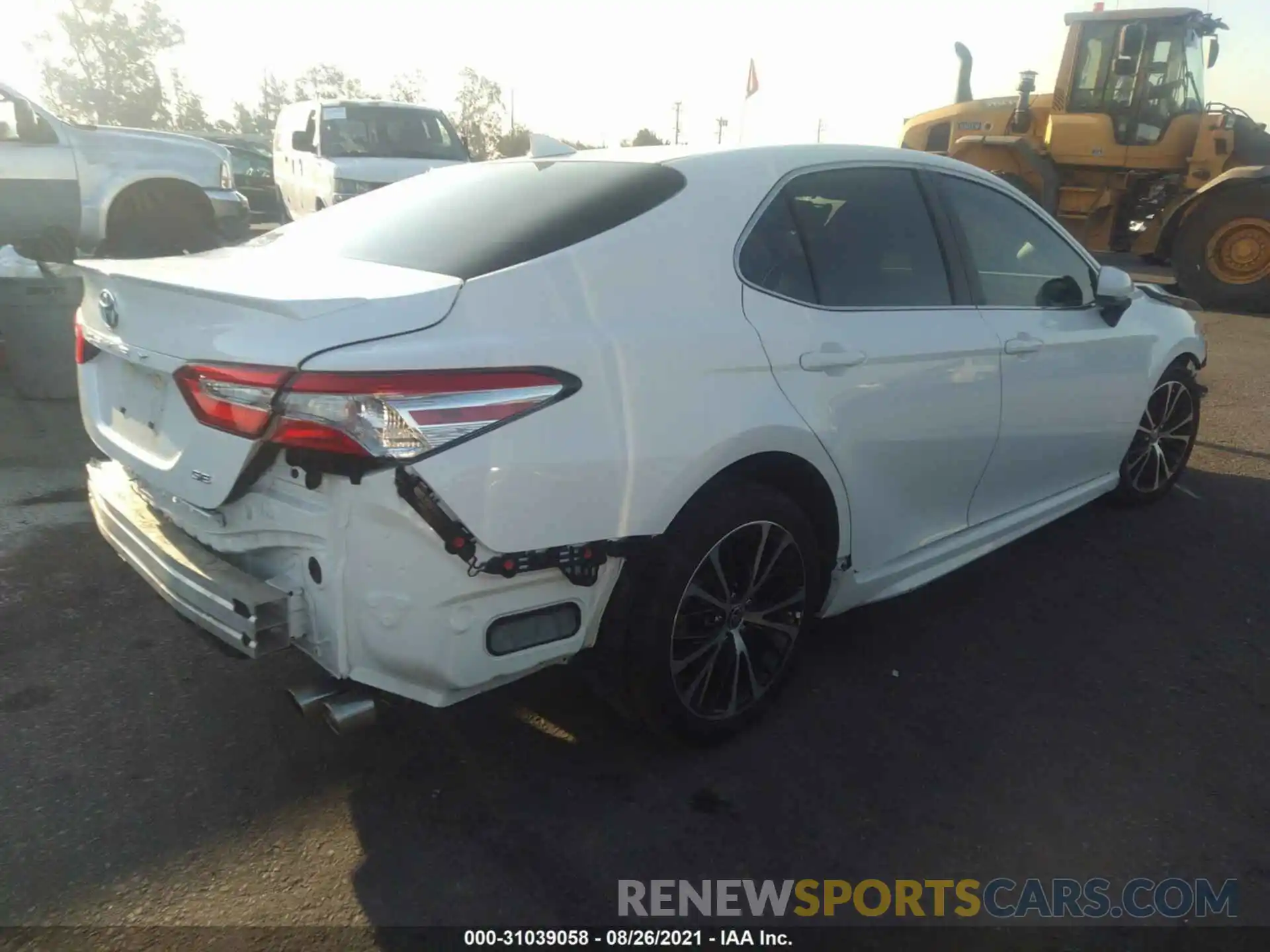 4 Photograph of a damaged car 4T1G11AK8LU969278 TOYOTA CAMRY 2020