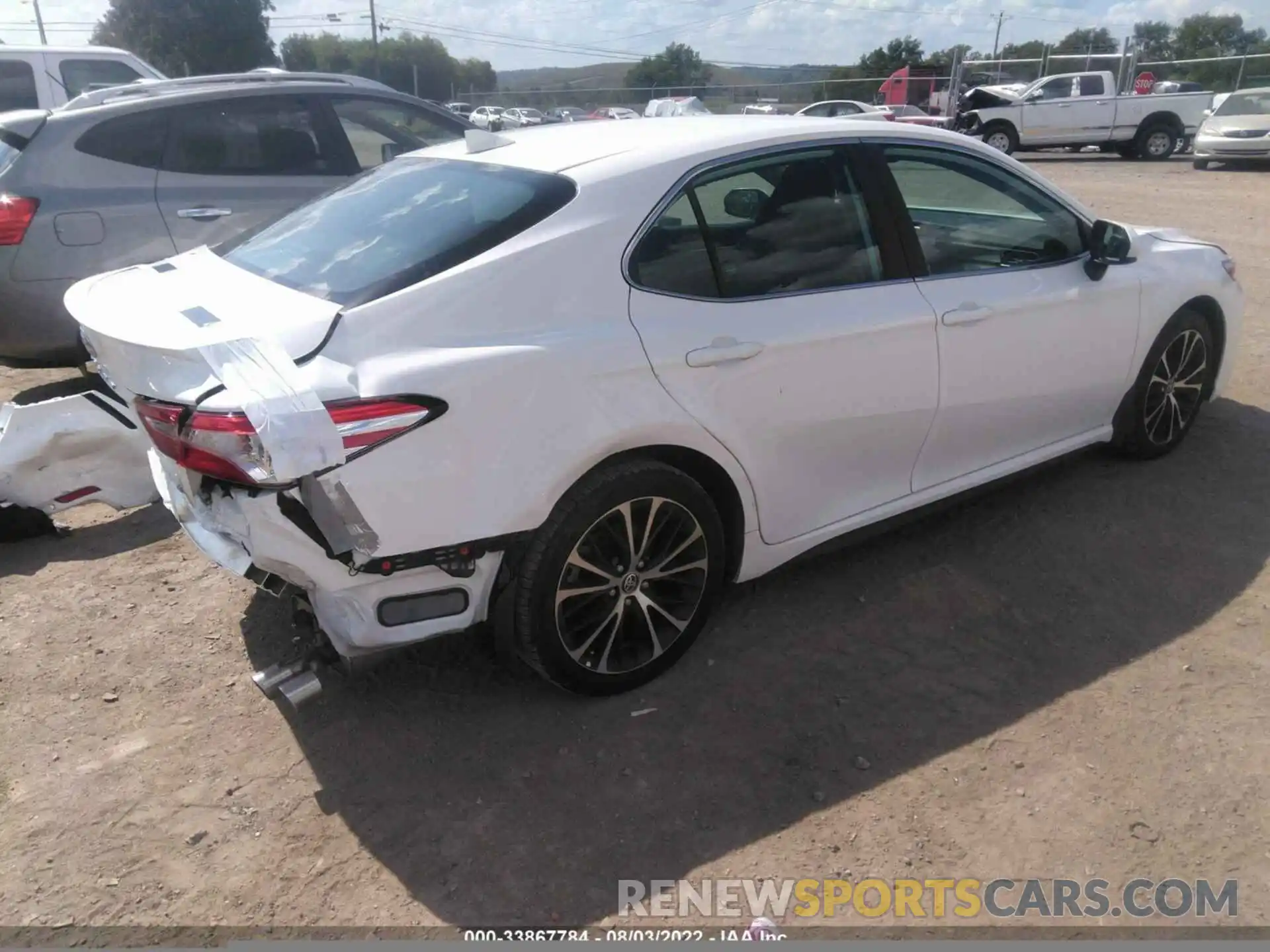 4 Photograph of a damaged car 4T1G11AK8LU976697 TOYOTA CAMRY 2020