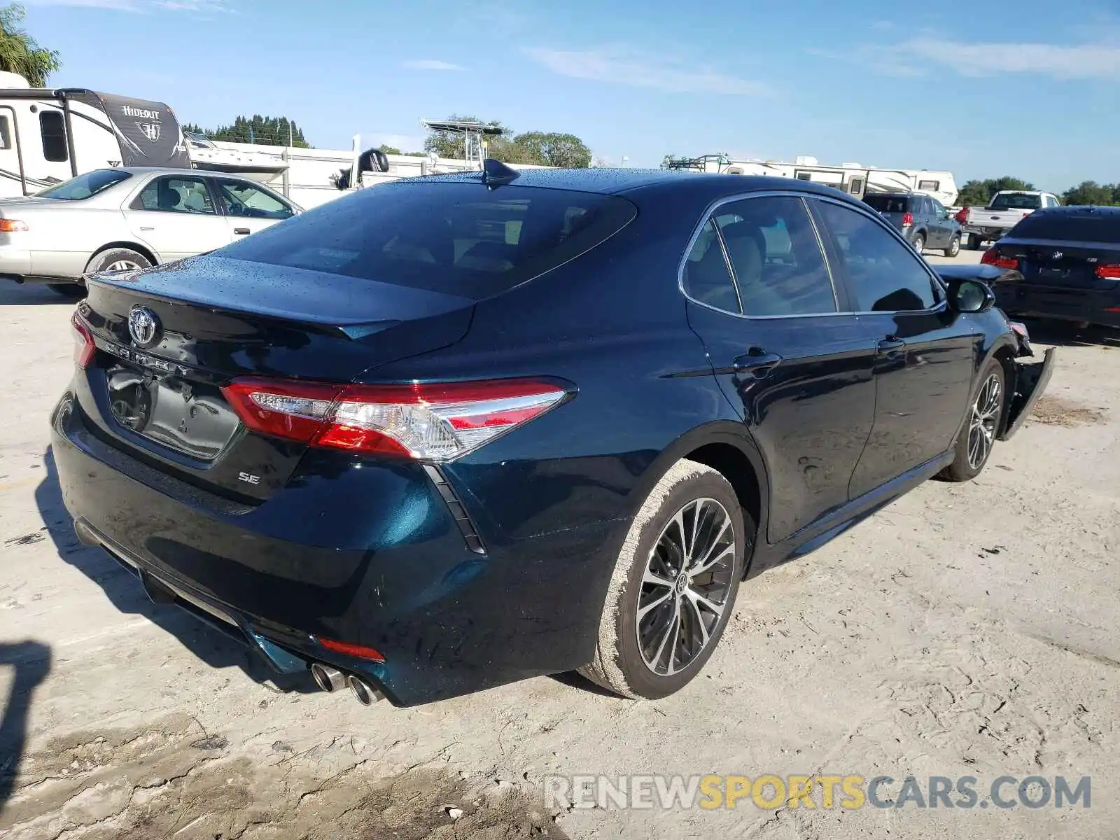 4 Photograph of a damaged car 4T1G11AK8LU979468 TOYOTA CAMRY 2020