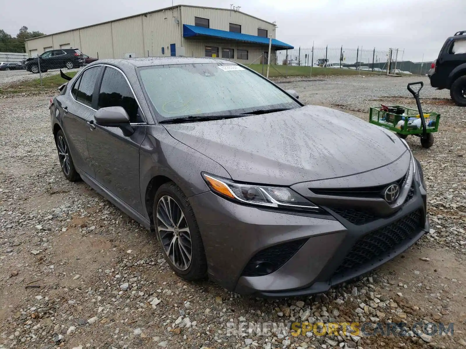 1 Photograph of a damaged car 4T1G11AK8LU981009 TOYOTA CAMRY 2020