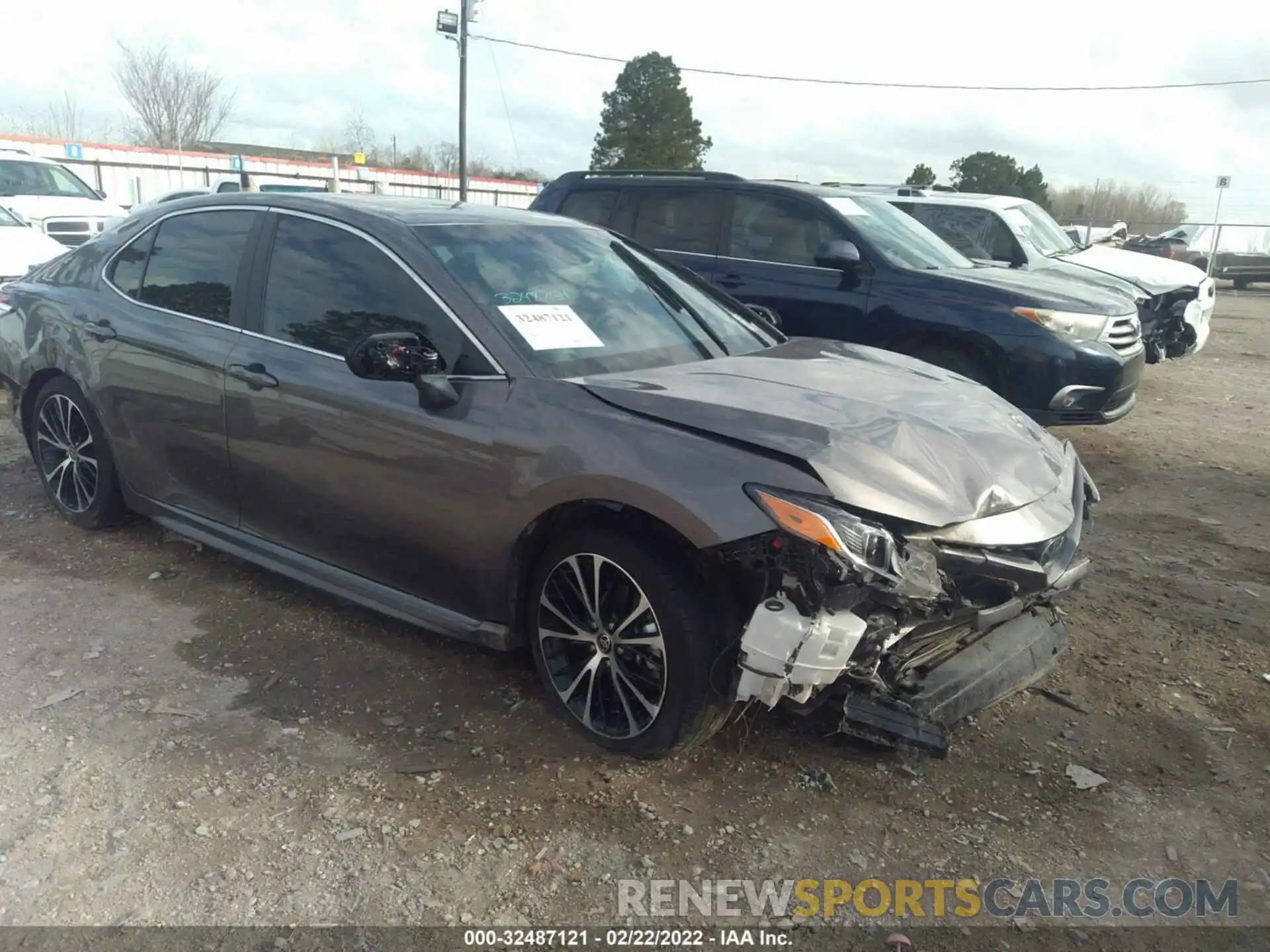 1 Photograph of a damaged car 4T1G11AK8LU986775 TOYOTA CAMRY 2020