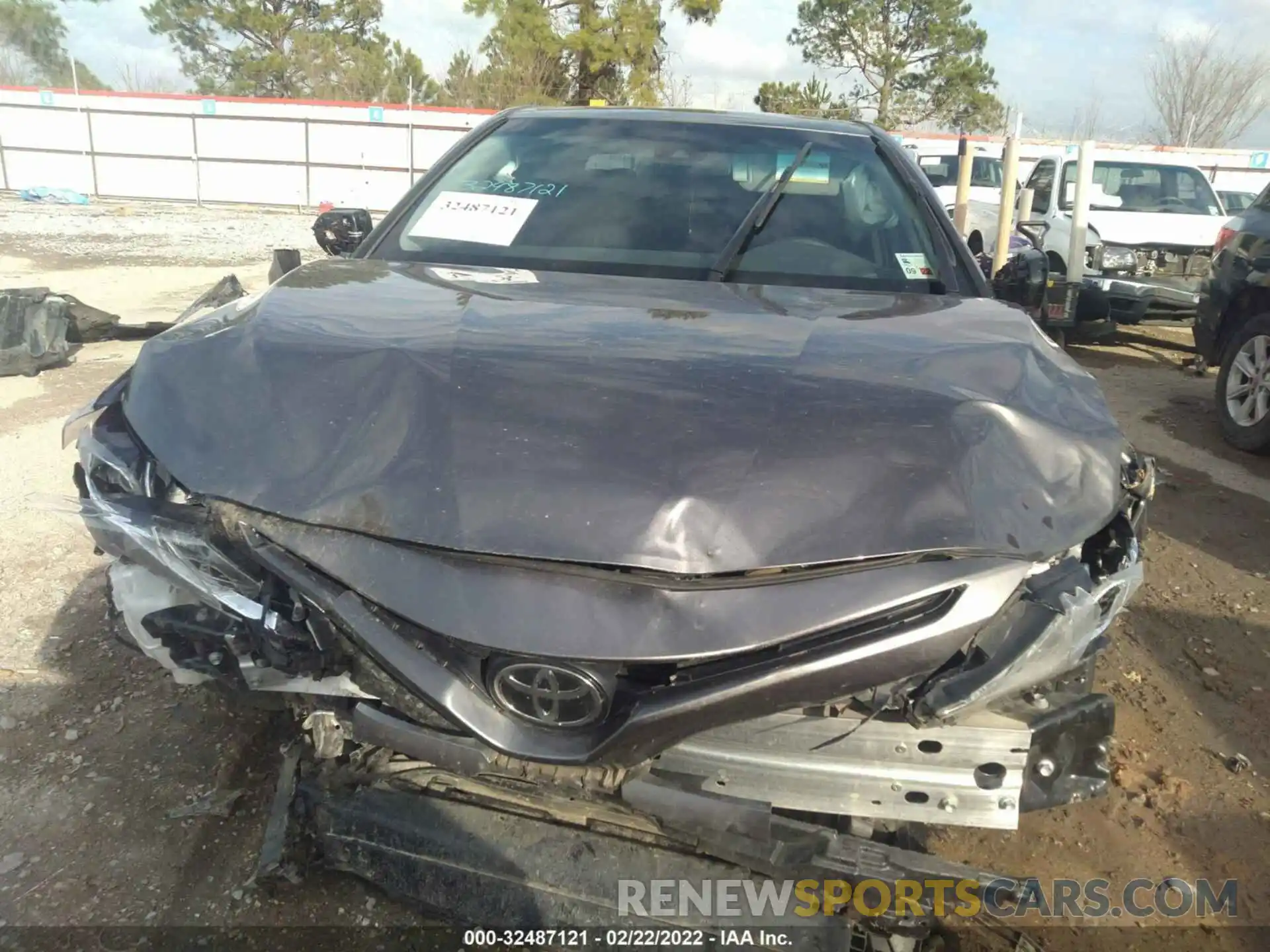 6 Photograph of a damaged car 4T1G11AK8LU986775 TOYOTA CAMRY 2020