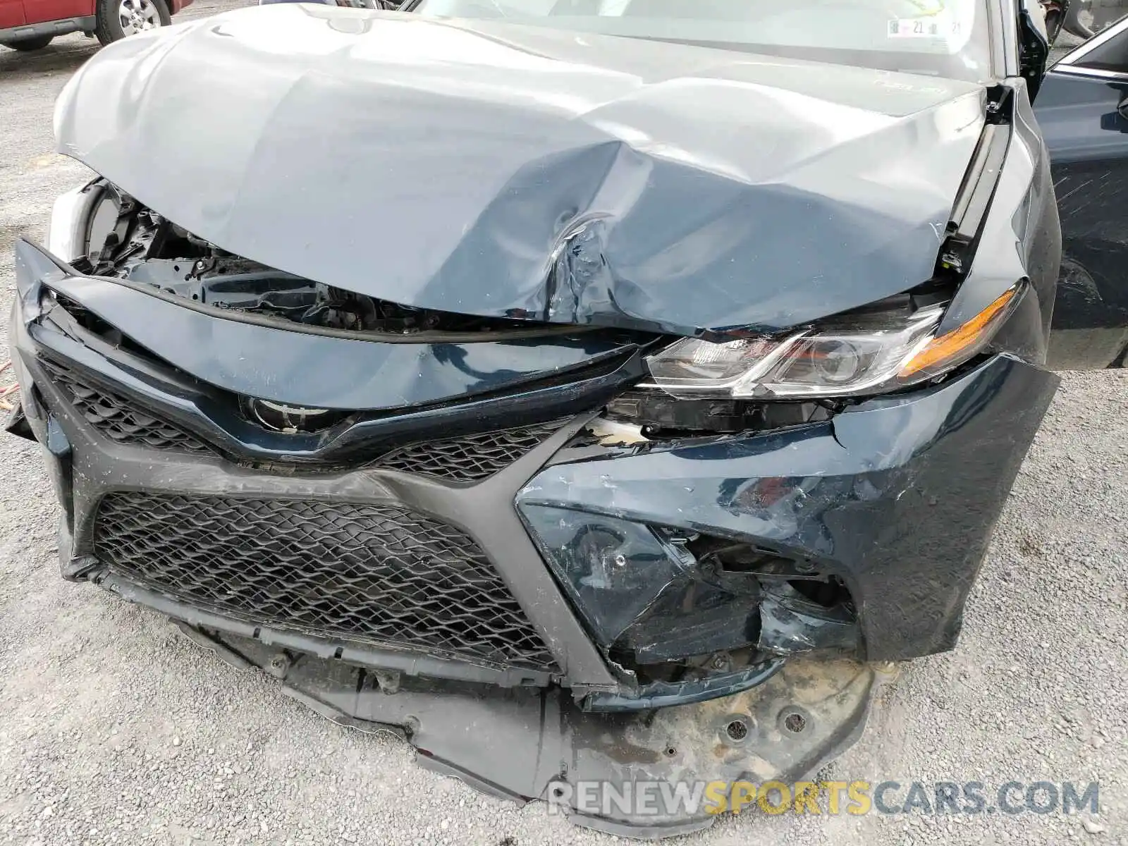 9 Photograph of a damaged car 4T1G11AK8LU986923 TOYOTA CAMRY 2020