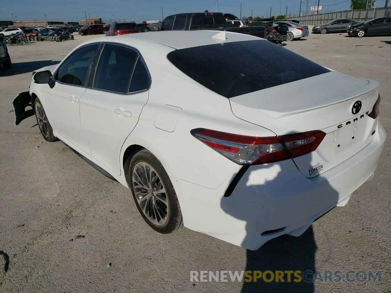 3 Photograph of a damaged car 4T1G11AK8LU991653 TOYOTA CAMRY 2020