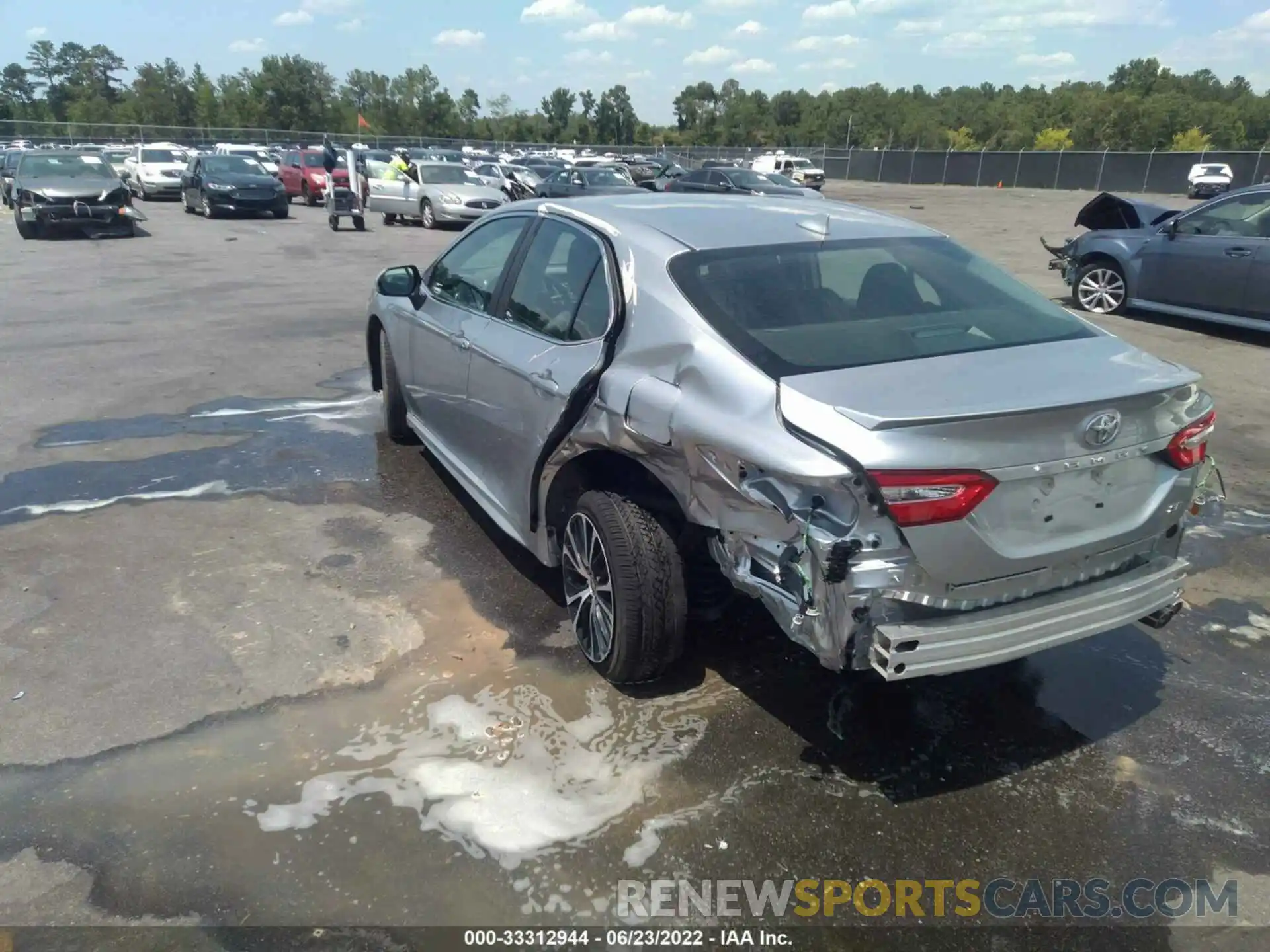 3 Photograph of a damaged car 4T1G11AK8LU993340 TOYOTA CAMRY 2020